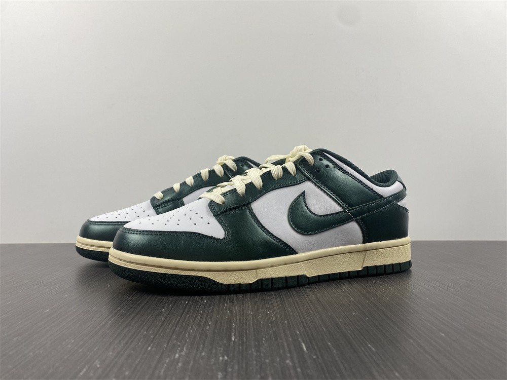 Nike Dunk Low Vintage Green (W) DQ8580-100