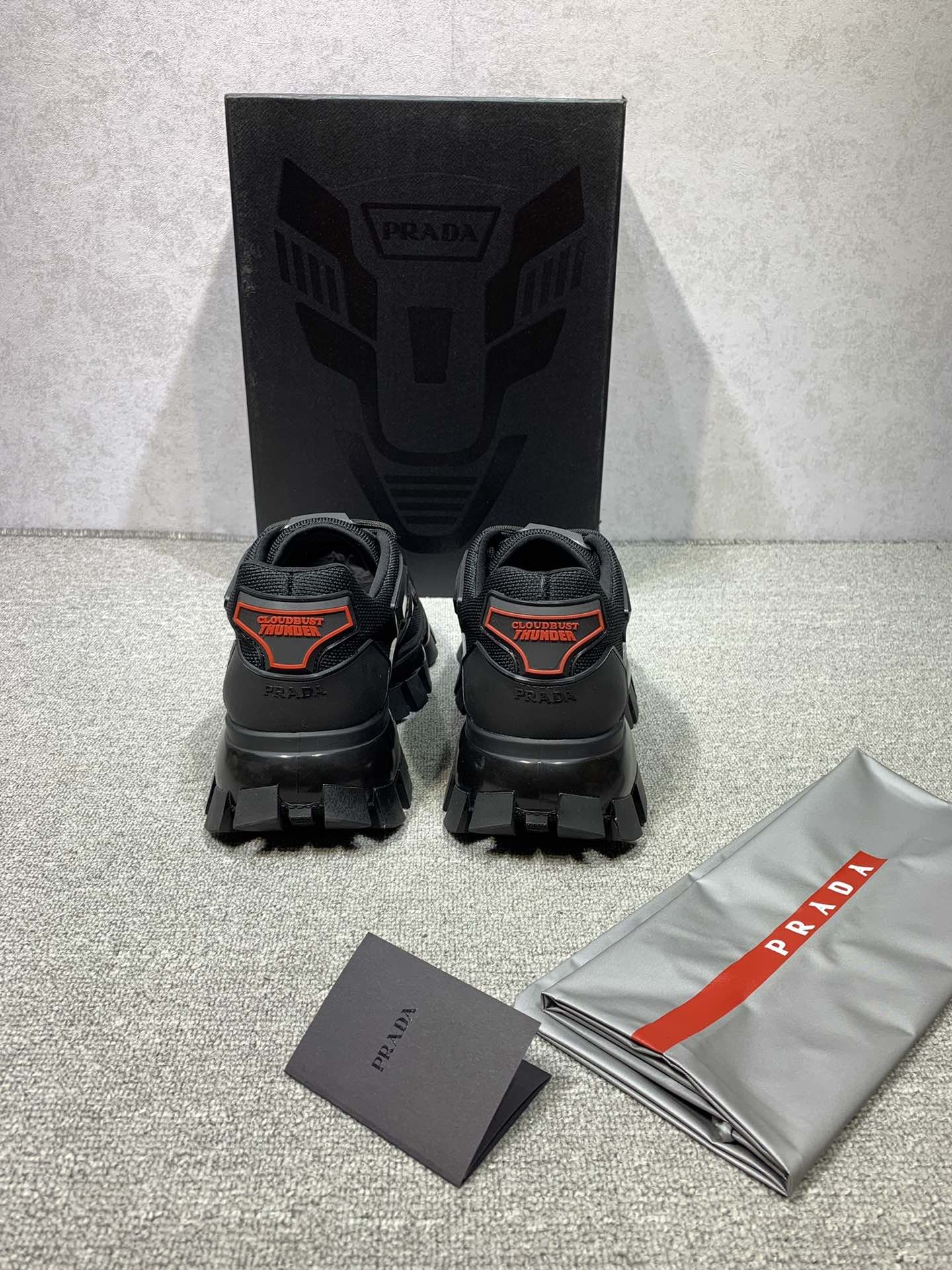 Pradaa Cloudbust Thunder Knit Black  2EG293_3KZU_F0002