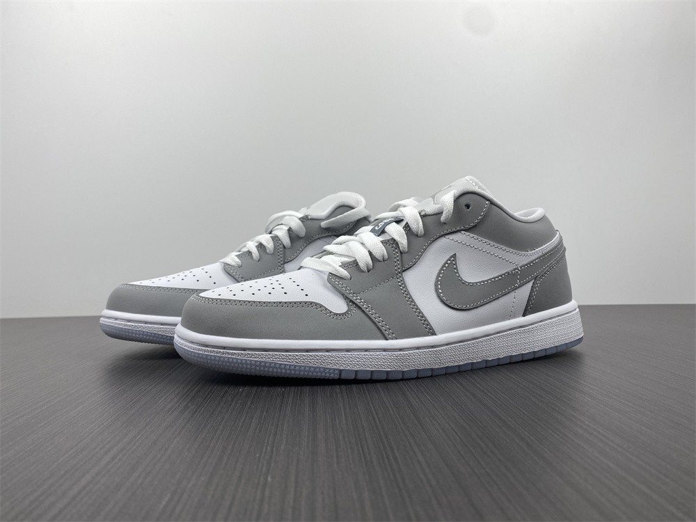 AIR JORDAN 1 LOW DC0774-105