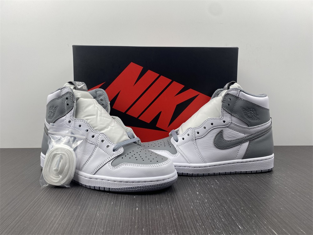 Air Jordan 1 High OG Stealth 555088-037