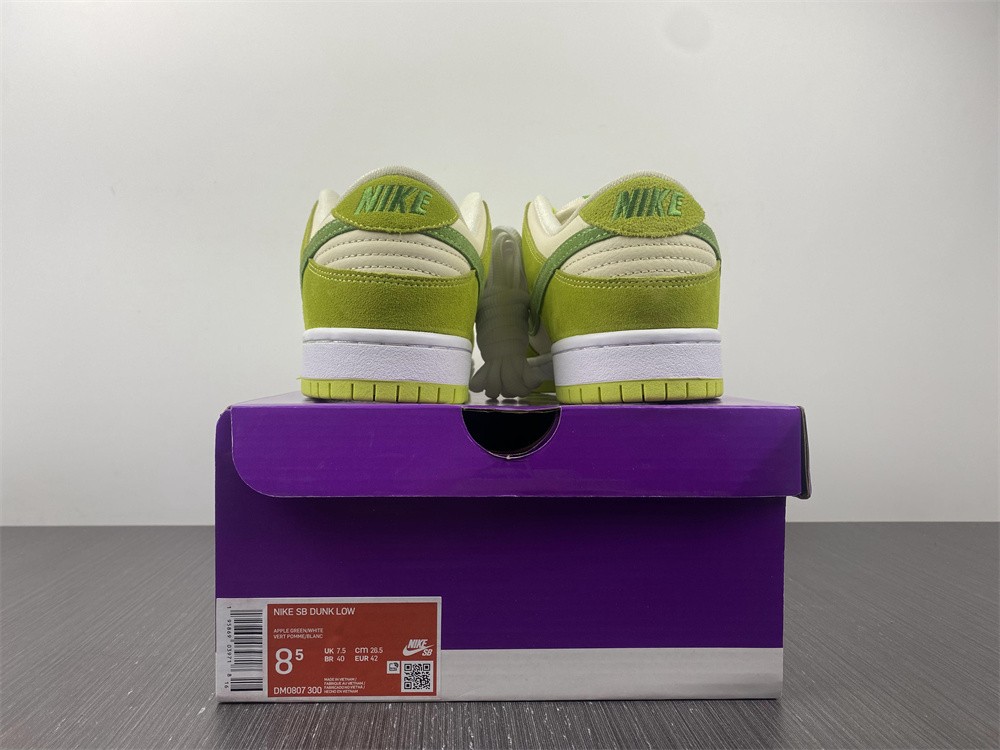 Nike SB Dunk Low Green Apple  DM0807-300