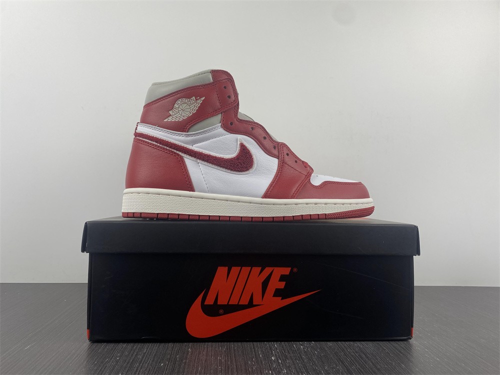 Jordan 1 High OG Newstalgia Chenille (W)  DJ4891-061