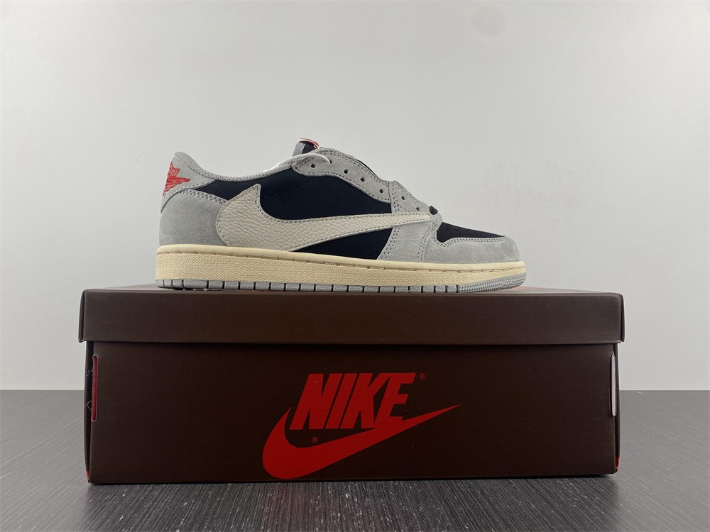 Travis Scott x Air Jordan 1 Low OG  DM7866-010