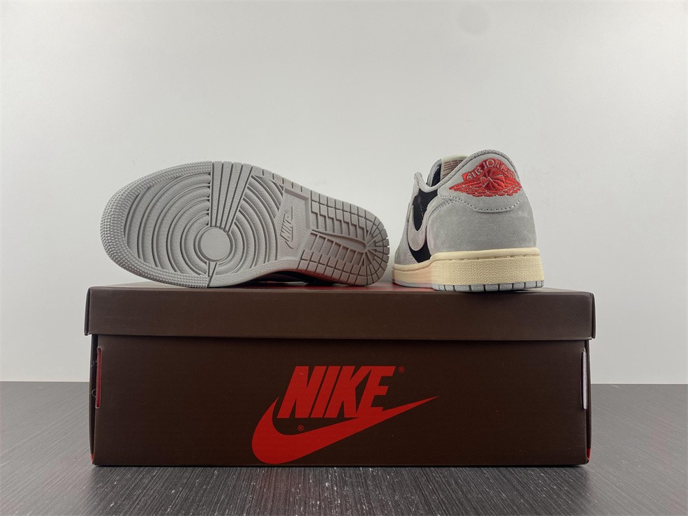 Travis Scott x Air Jordan 1 Low OG  DM7866-010