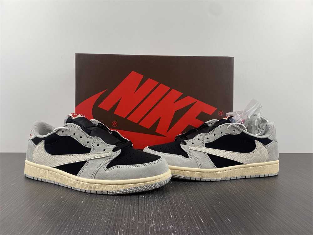 Travis Scott x Air Jordan 1 Low OG  DM7866-010