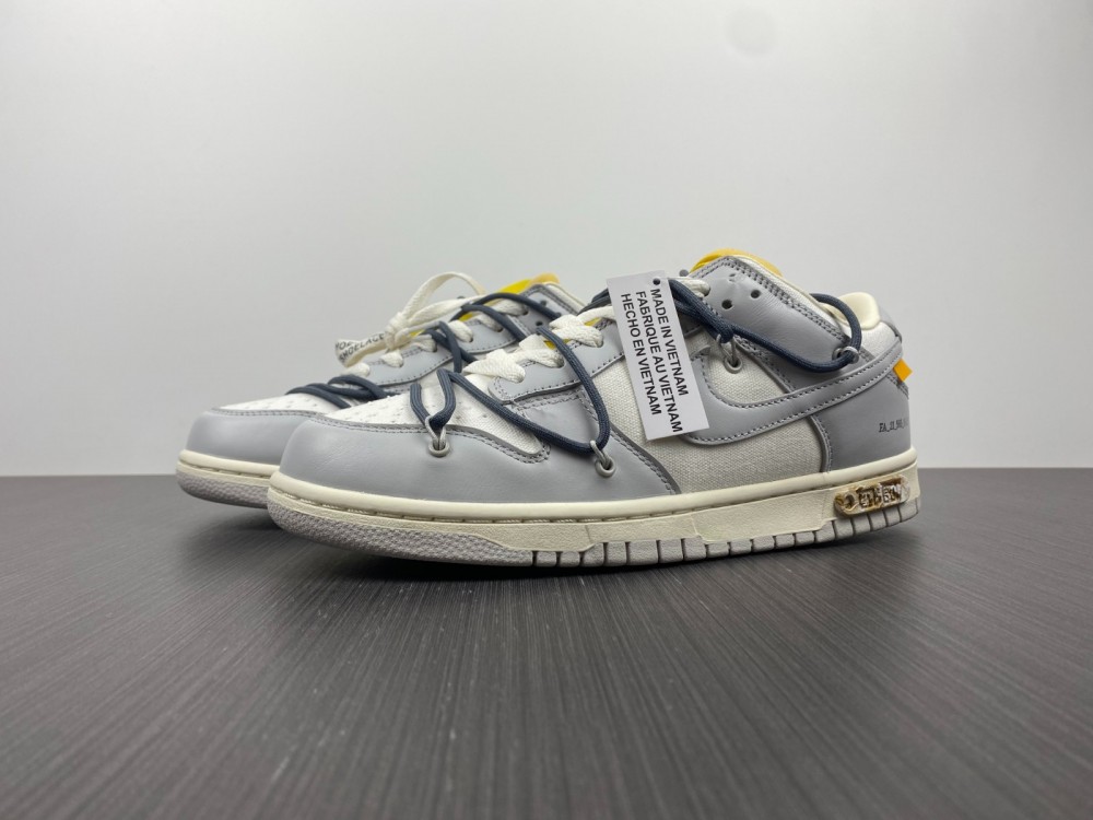 Off-White x Dunk Low lot 41 DM1602-105