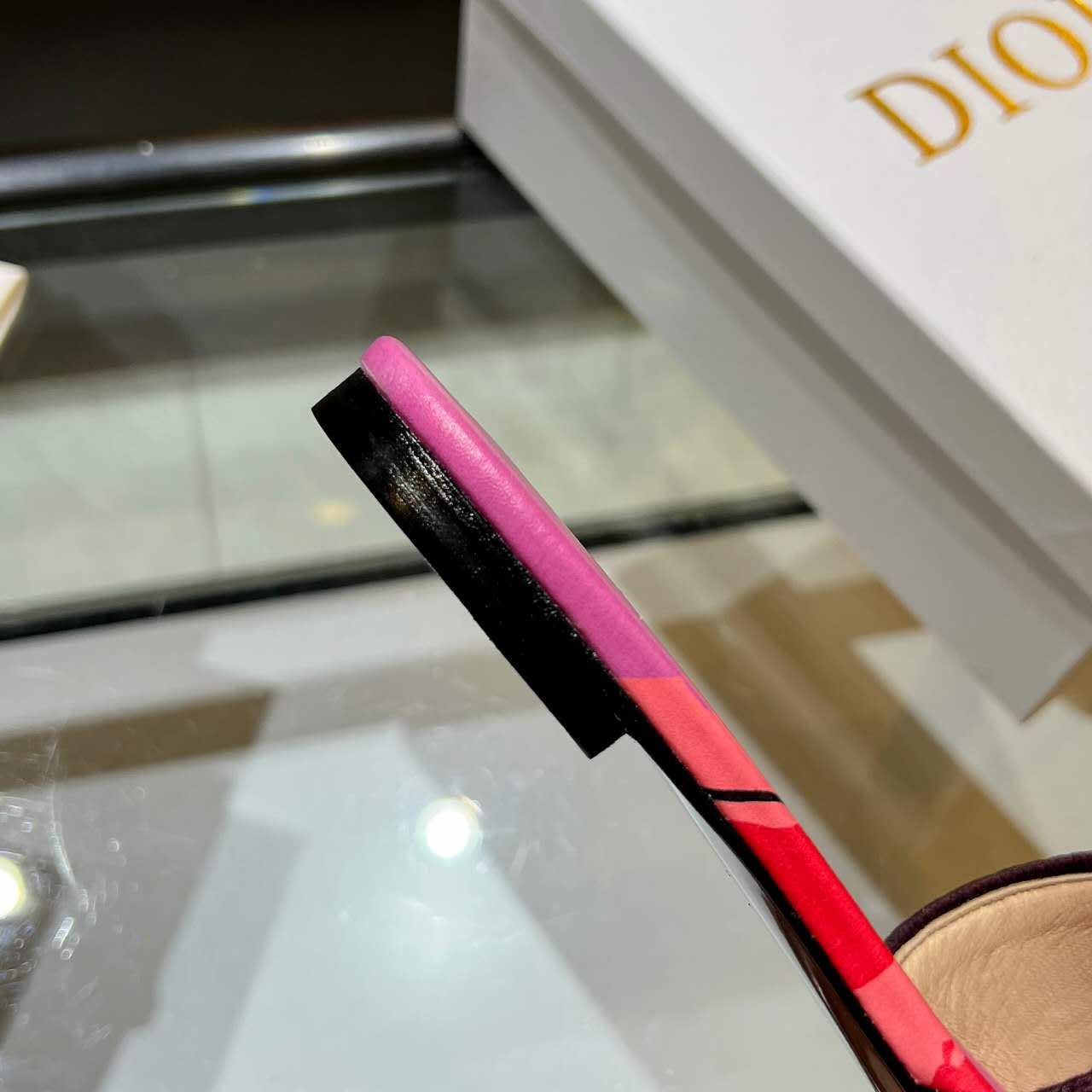 Christian Dioorr pink slide