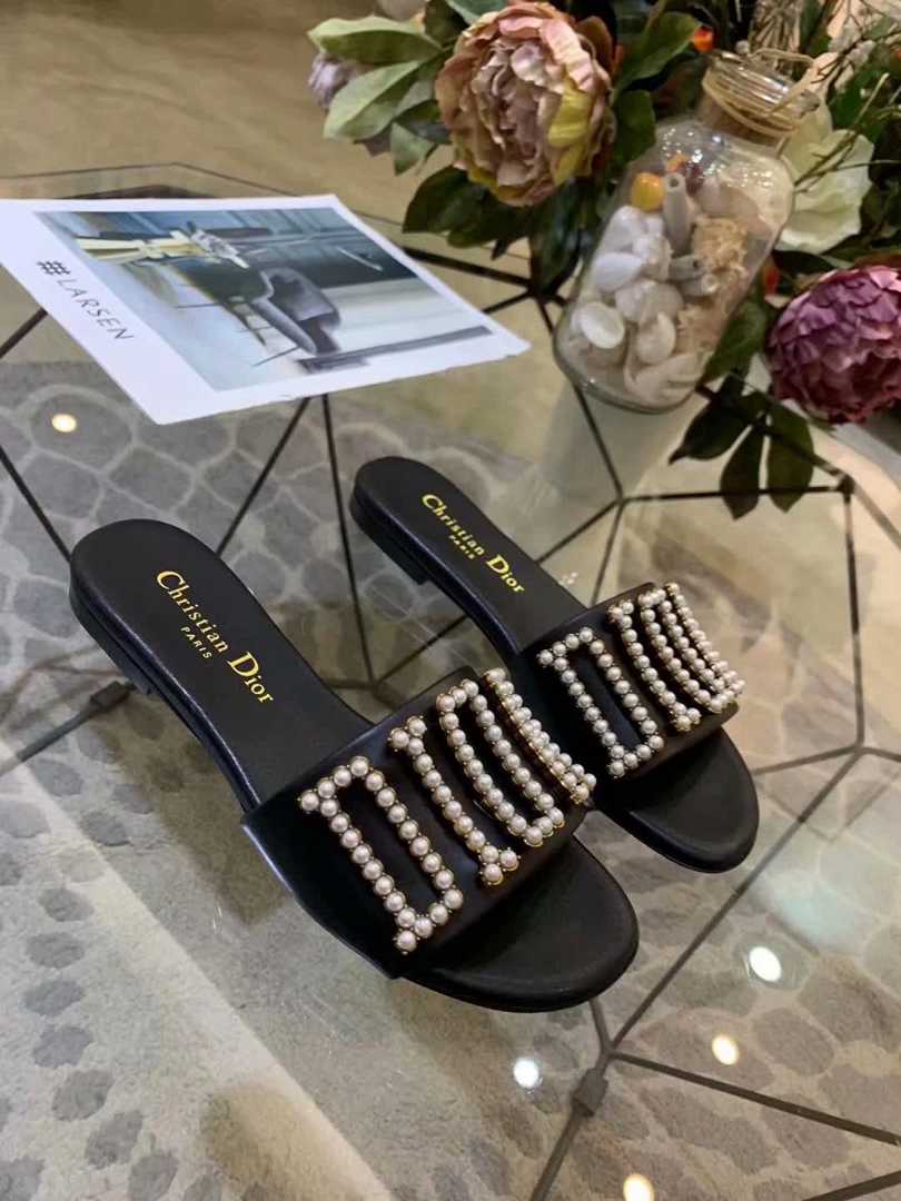 Christian Dioorr black slide