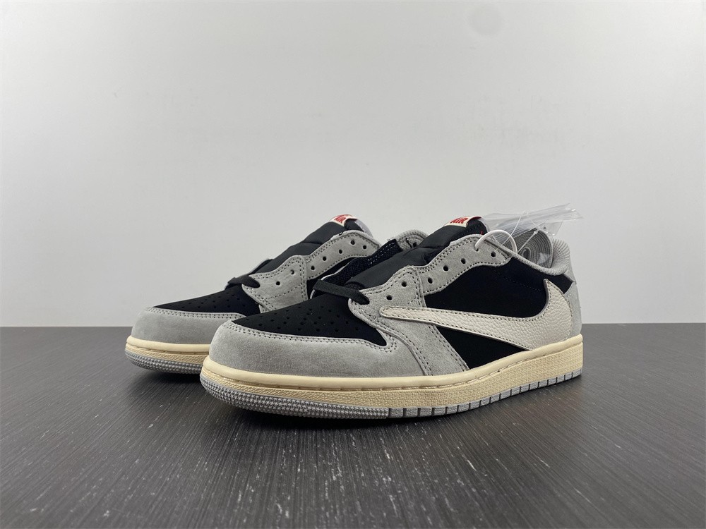 Air Jordan 1 Low OG x Travis Scott 1