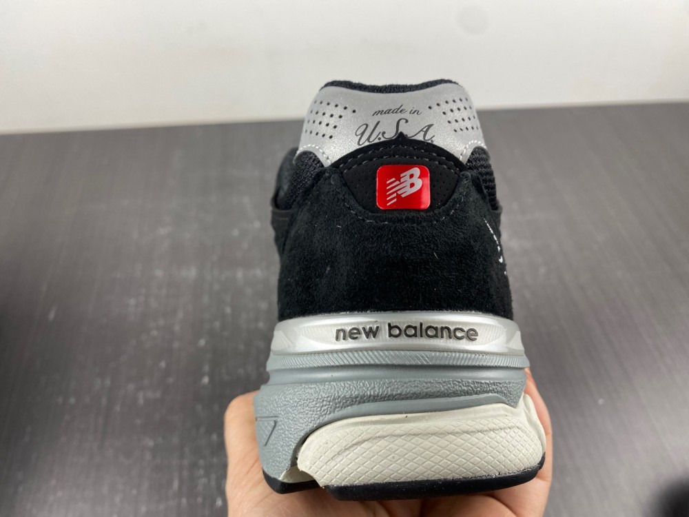 NwBlnc 990v3 Black White M990BS3