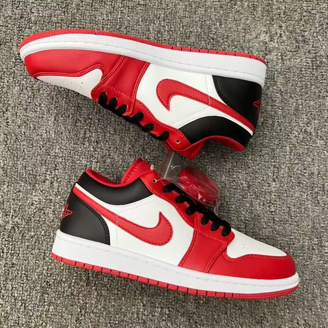 Nike Air Jordan 1 Low Bulls 553558-163