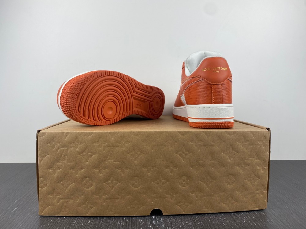 Nike Air Force 1 LsVttn orange