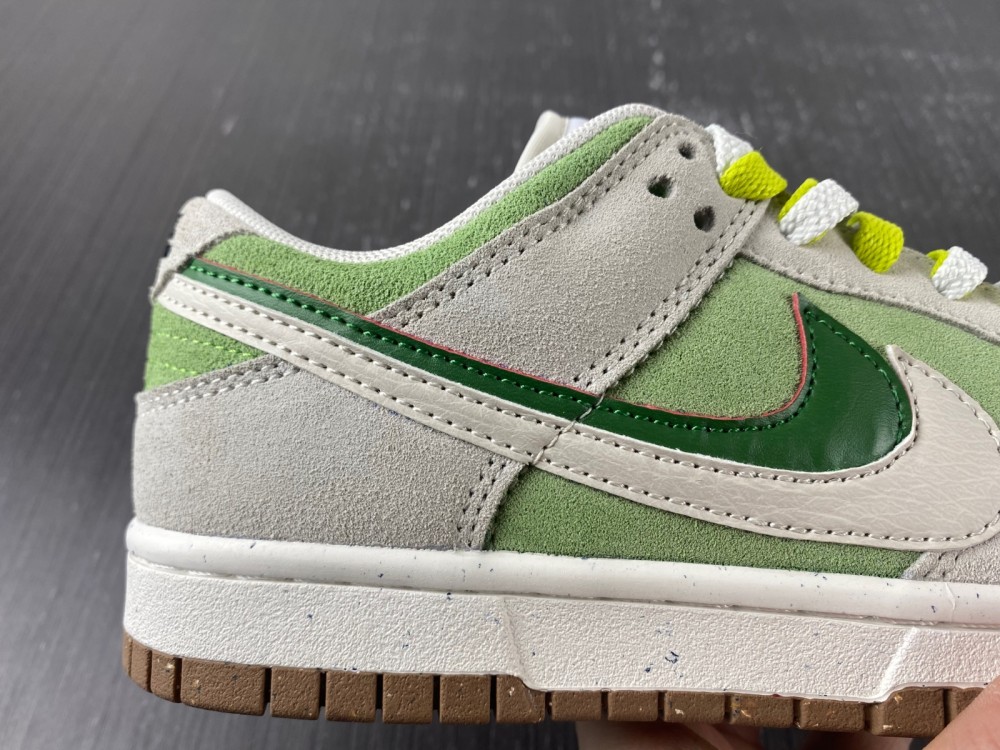 Nike Dunk Low green DO9457-100