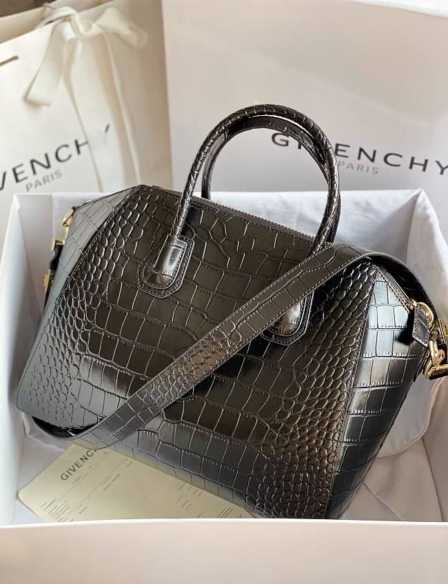 Gvnchy Antigona Handbag Crocodile leather 33cm