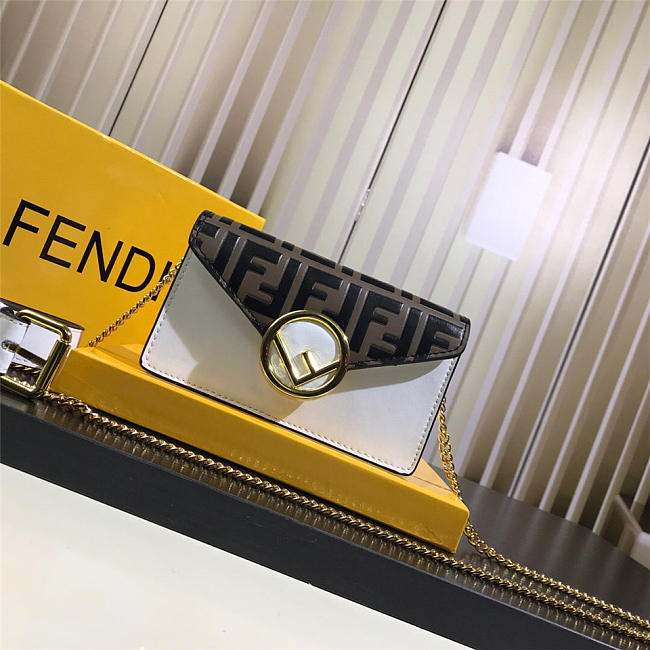 Feendi Original Calfskin Leather Pocket in White