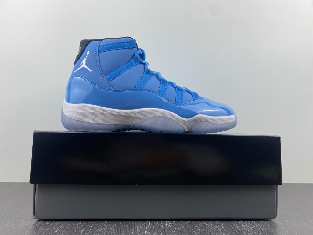 Nike Air Jordan 11 Pantone 717602-900
