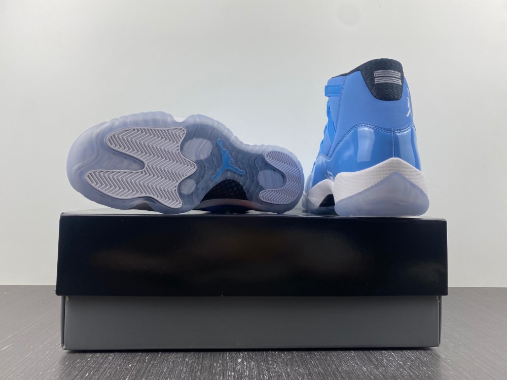 Nike Air Jordan 11 Pantone 717602-900