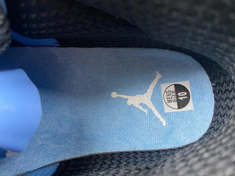 Nike Air Jordan 11 Pantone 717602-900