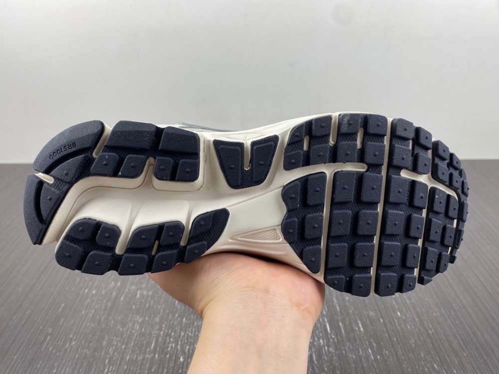 Nike Zoom Vomero 5 Photon Dust Metallic Silver FD0884-025