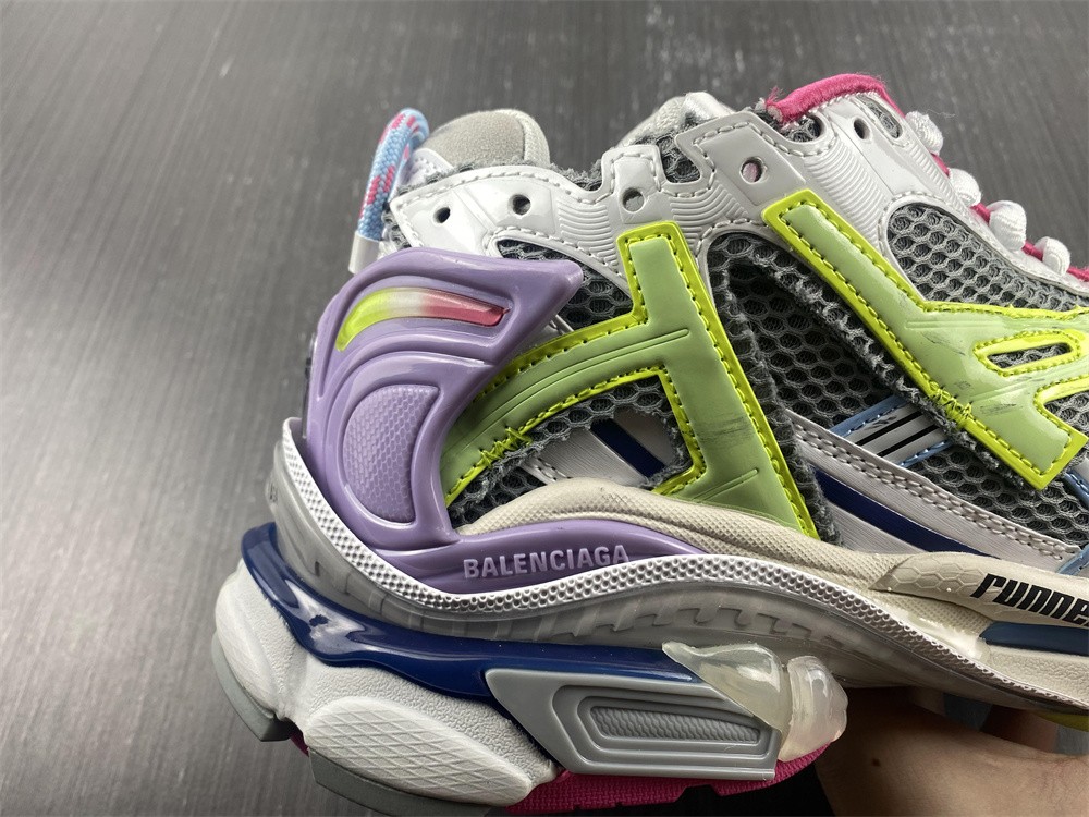 Blncig Track 7.0 shoe