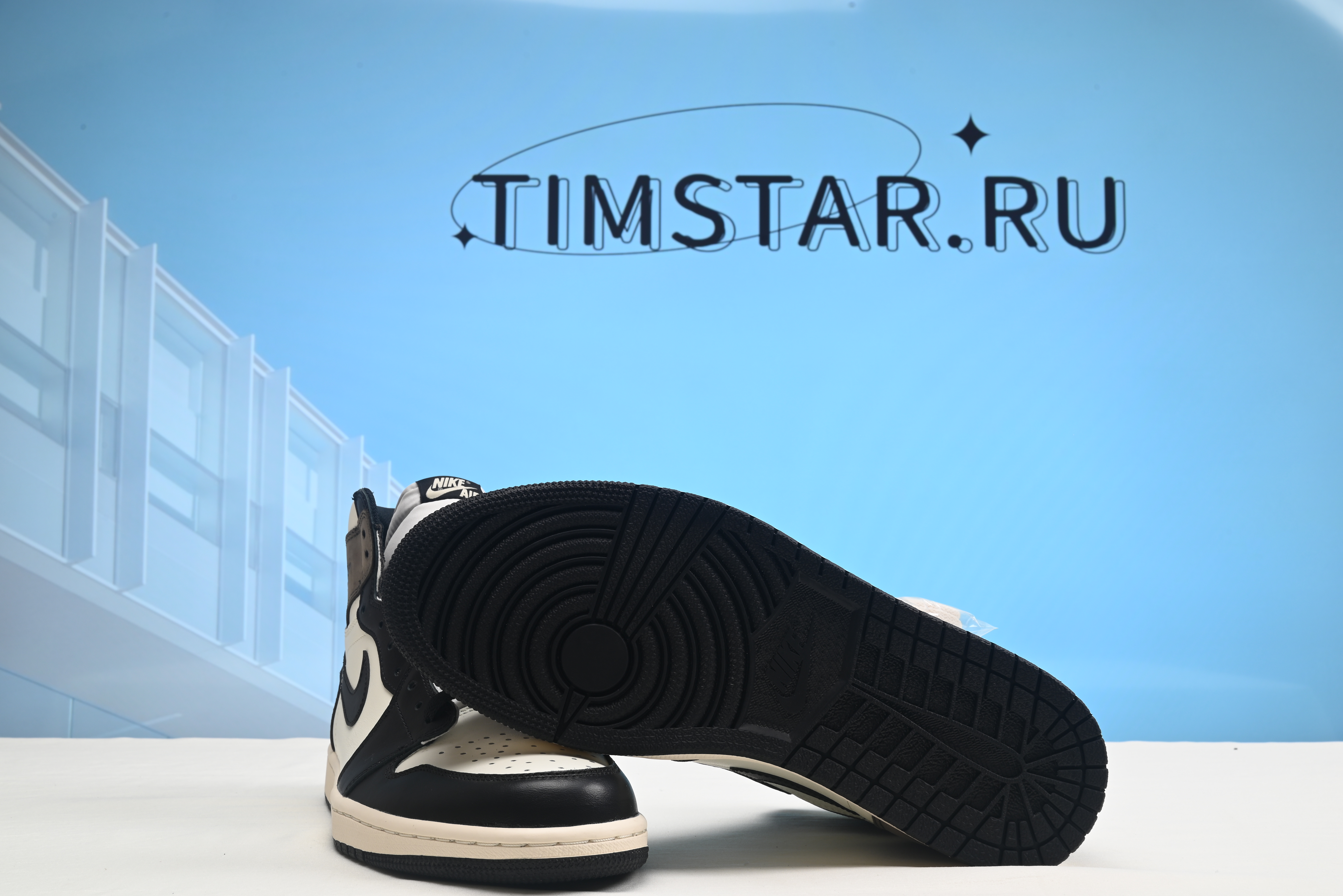 Nike Air Jordan 1 Retro High Dark Mocha 555088-105