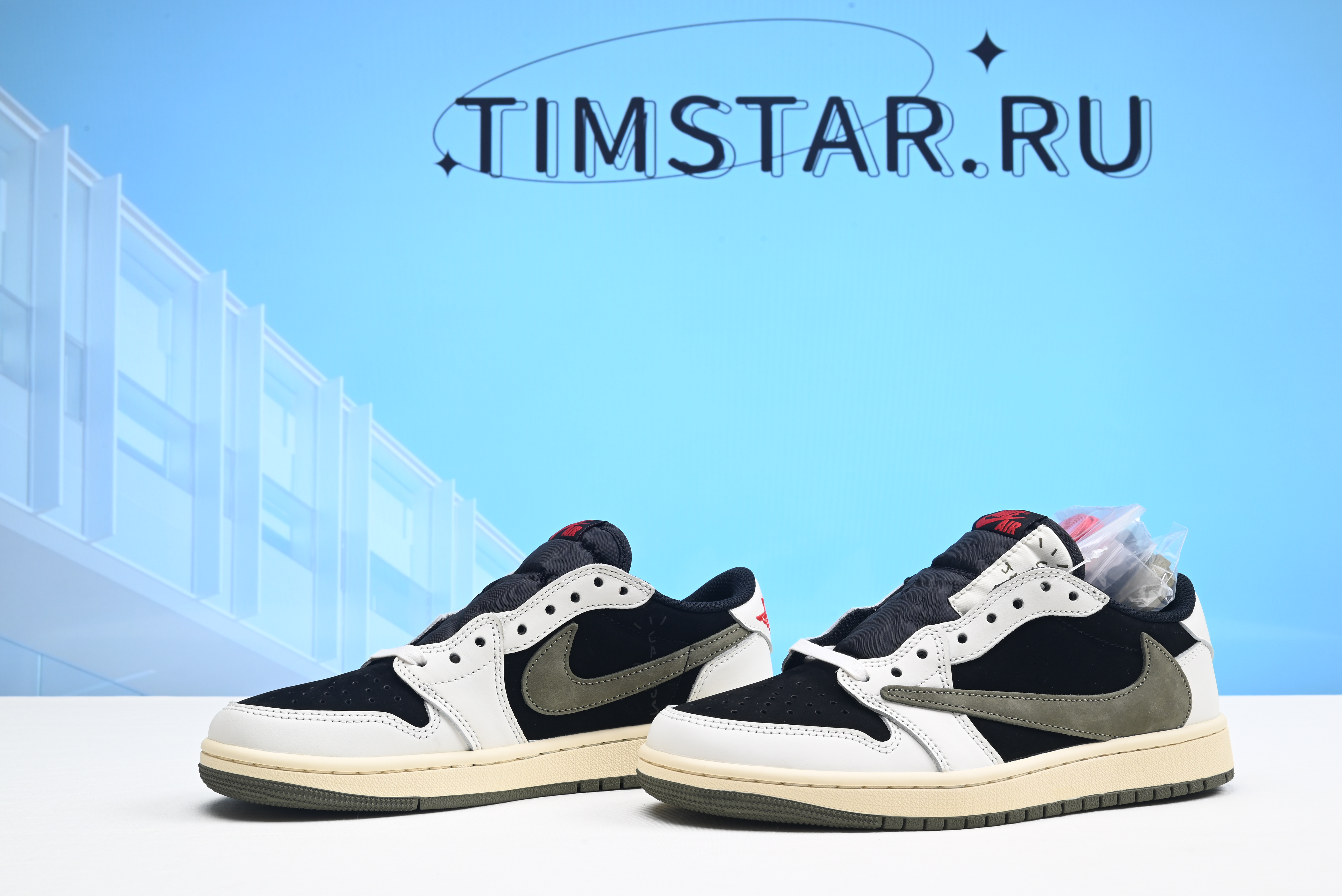 Nike Air  Jordan 1 Retro Low OG SP Travis Scott Olive DZ4137-106