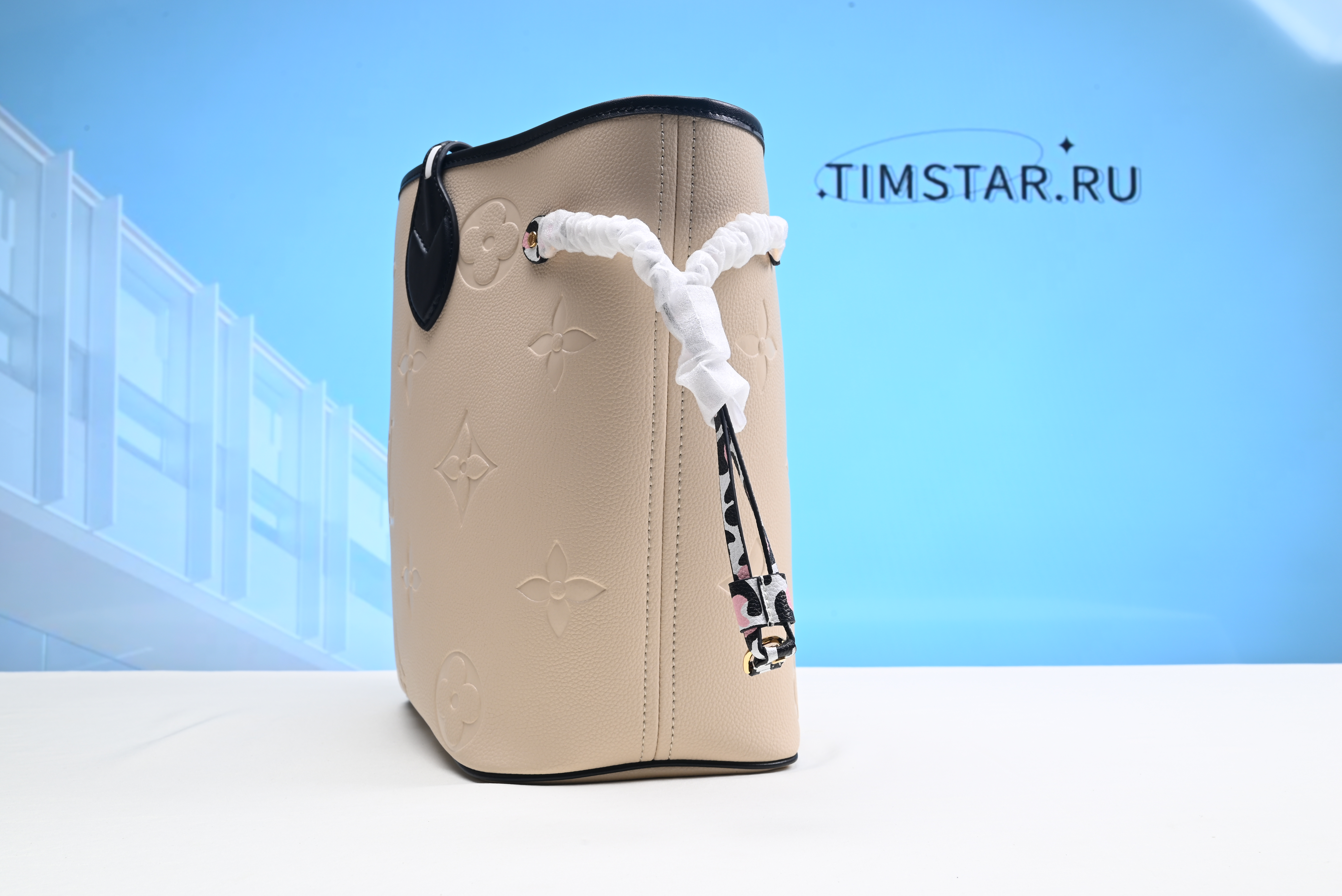 LsVttn Wild of Heart Neverfull White Bag