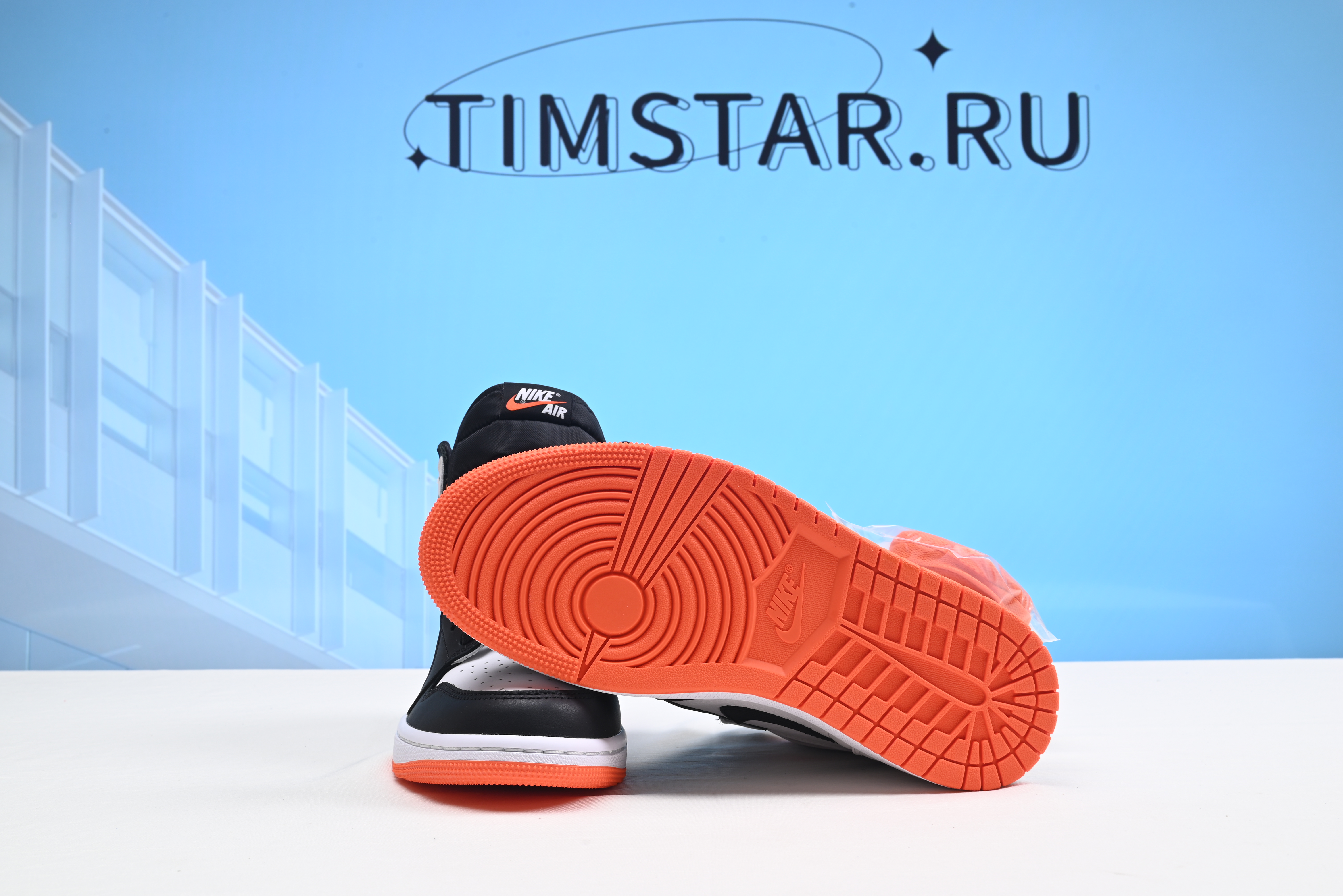 Air Jordan 1 Retro High Electro Orange 555088-180