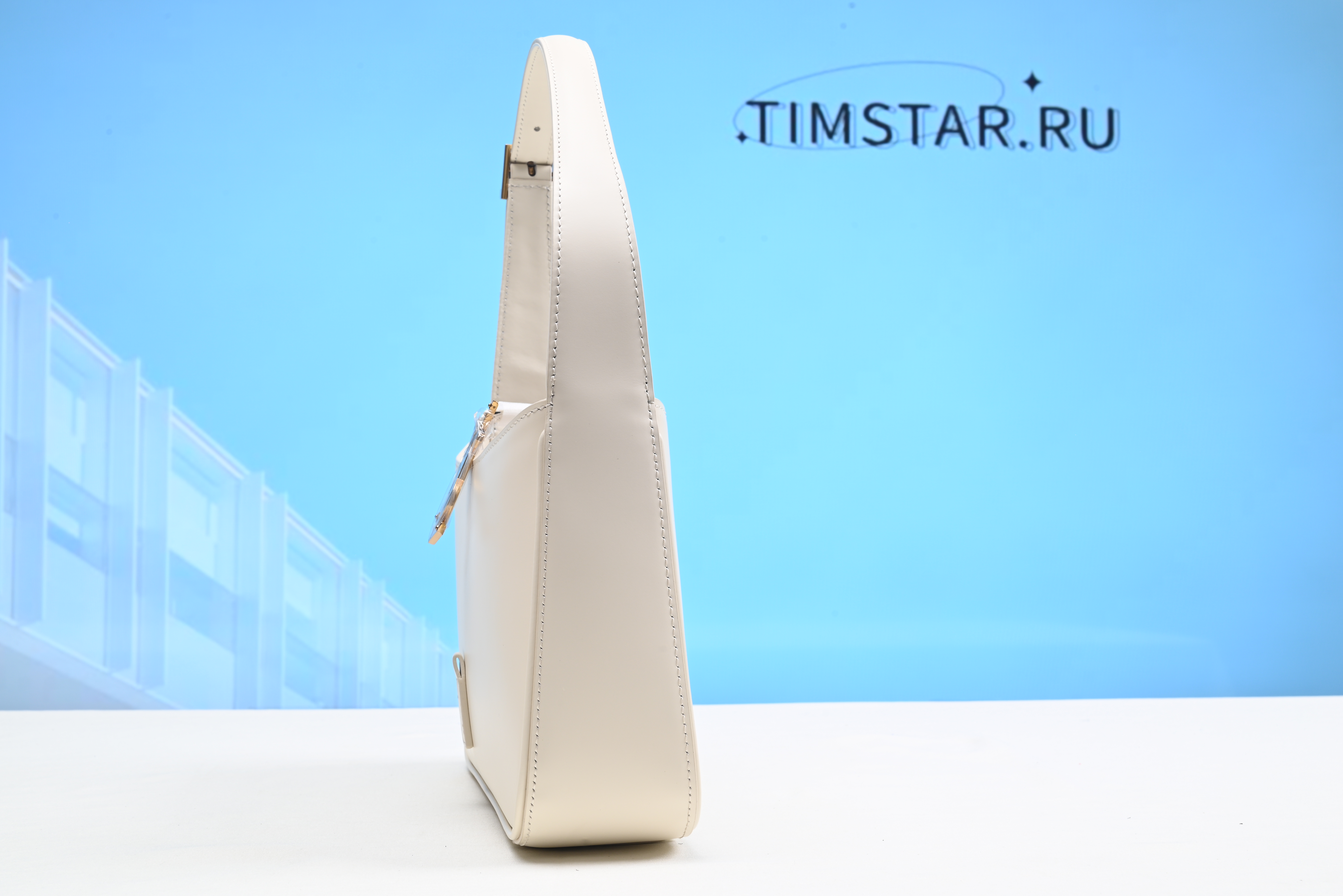 YSL Le 5 À 7 Handbag 003