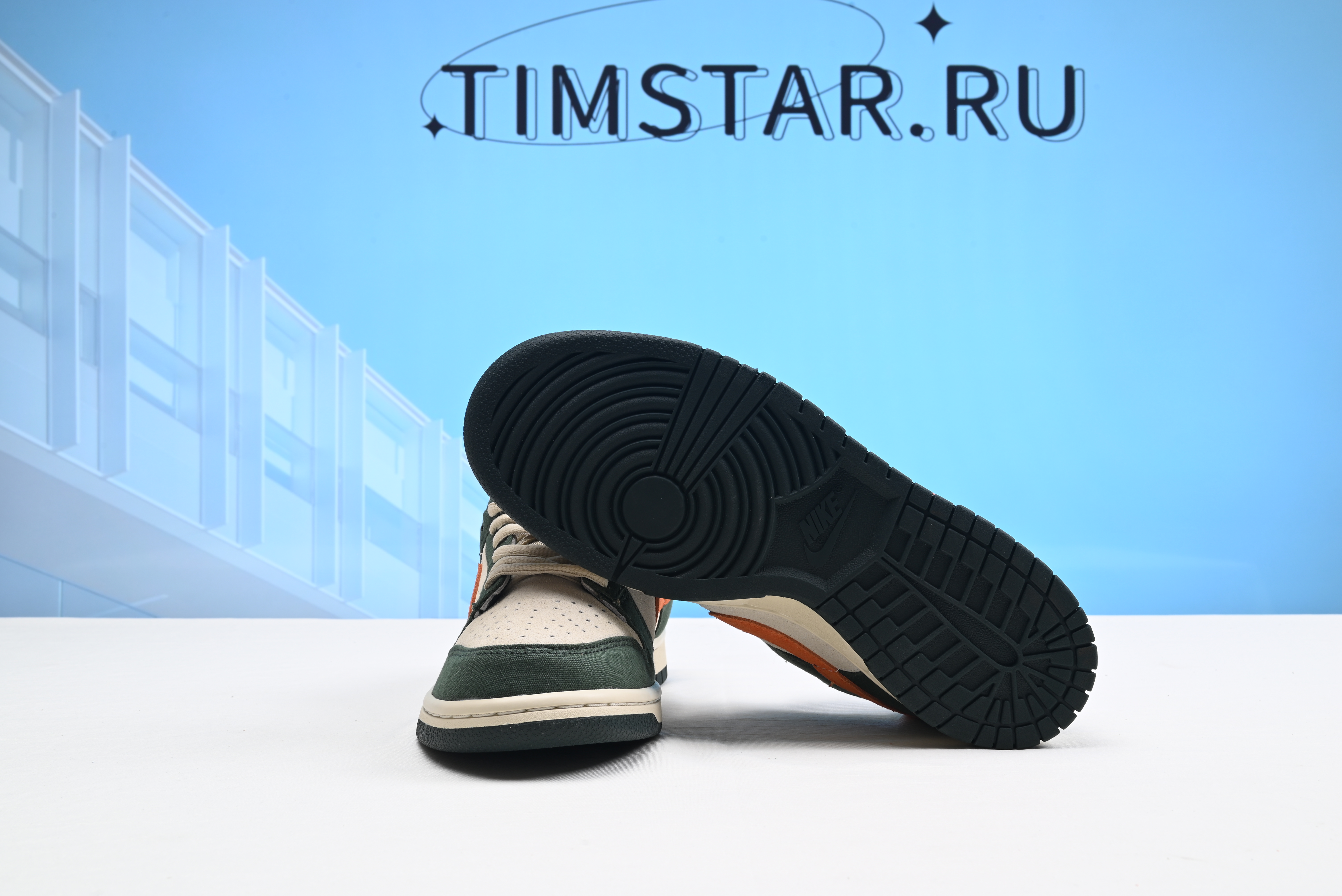 Nike SB Green and Orange – SB Dunk Low Eire Net Deep Orange Rep 304292-185