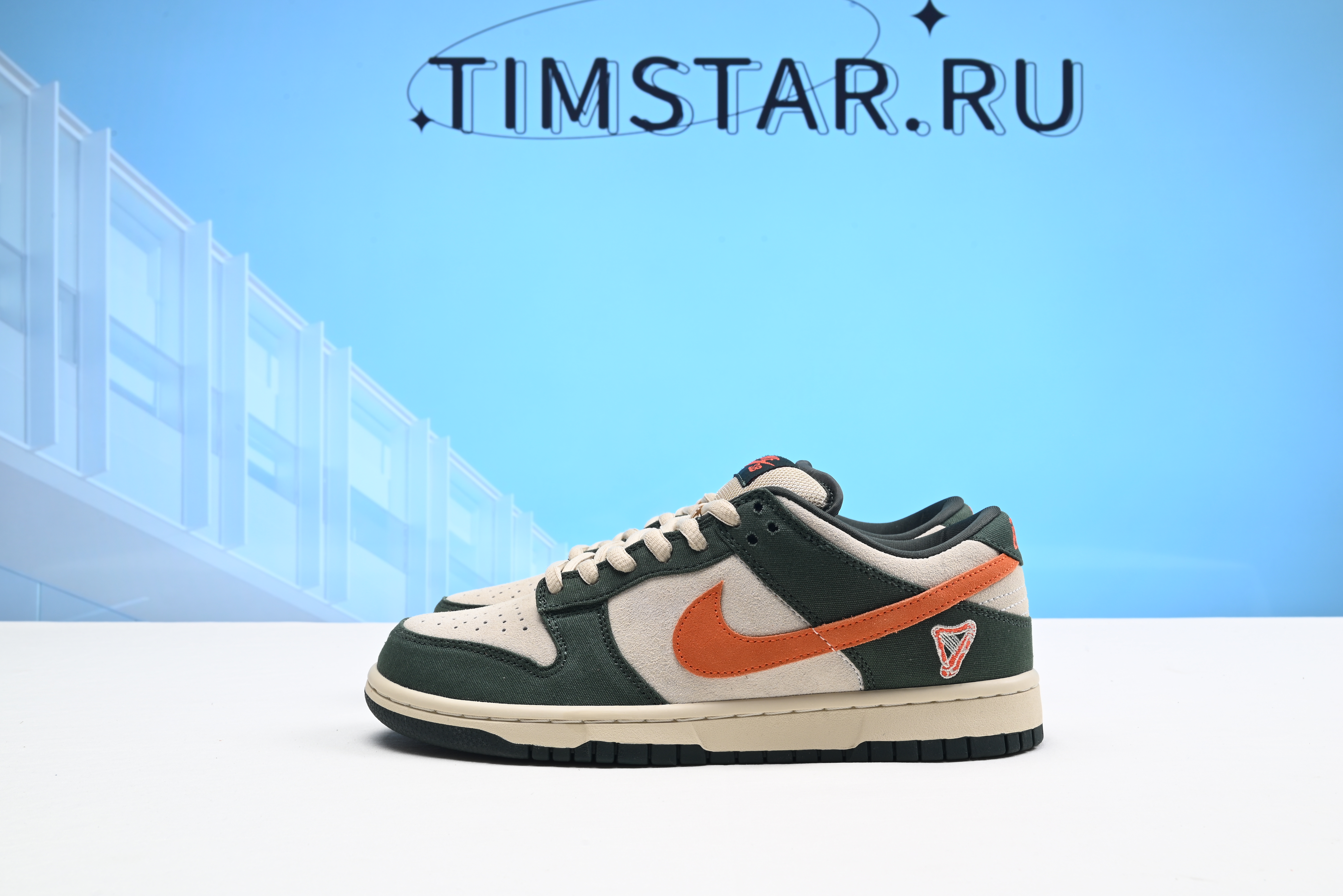 Nike SB Green and Orange – SB Dunk Low Eire Net Deep Orange Rep 304292-185