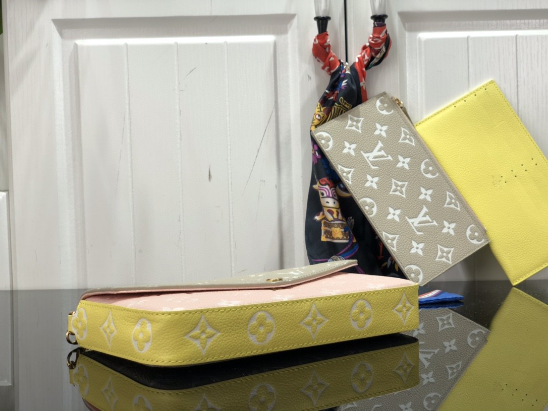 LsVttn FELICIE POCHETTE M81359