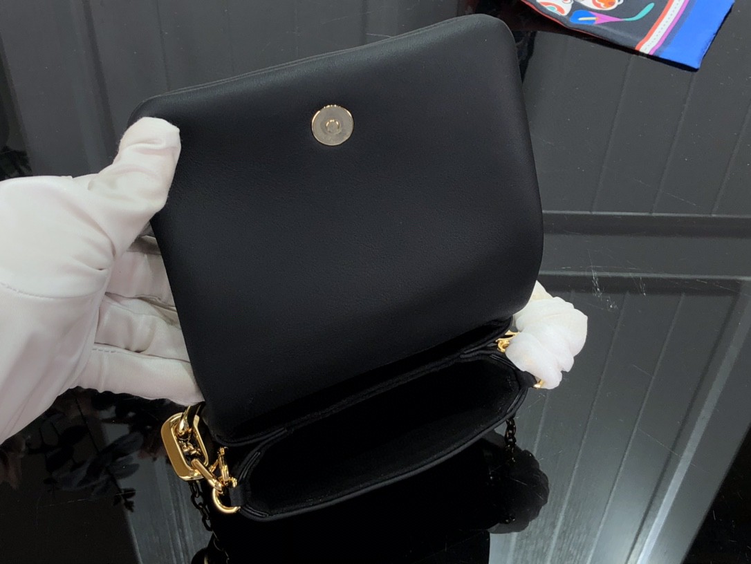 LsVttn BELTBAG COUSSIN M81127