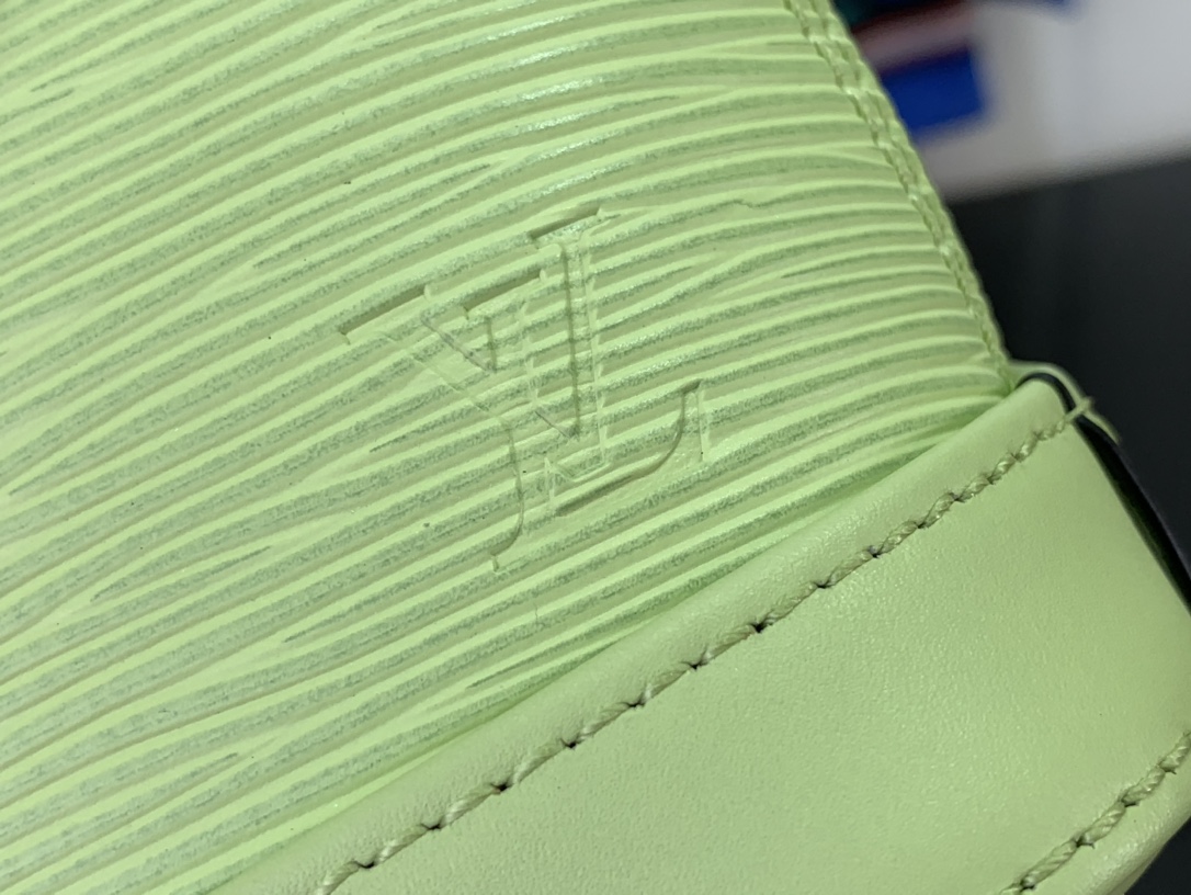 LsVttn Handbag M82403