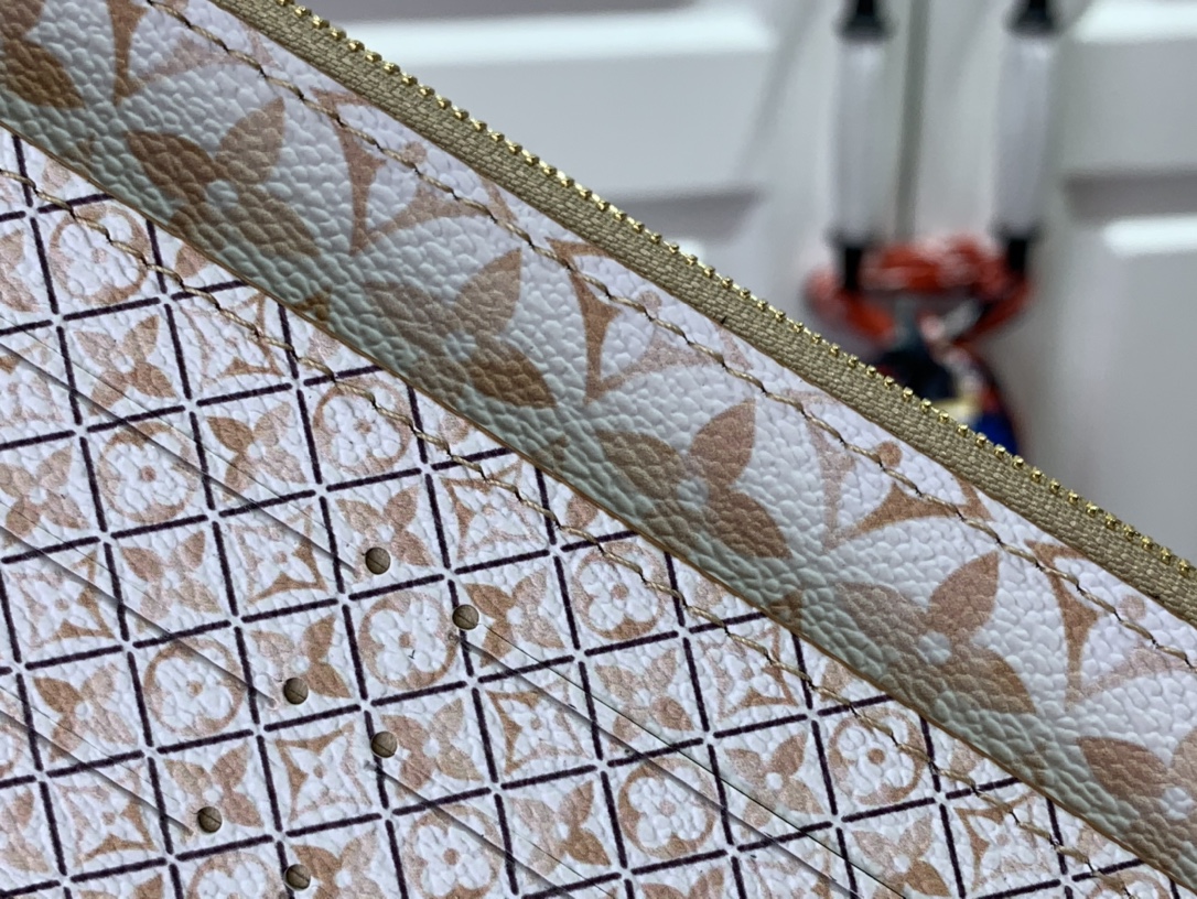 LsVttn Should bag M82520