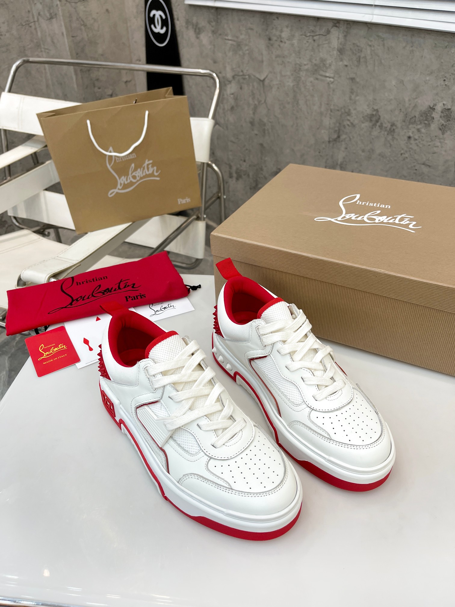 Chrstn Lbtn CL SNEAKERS white