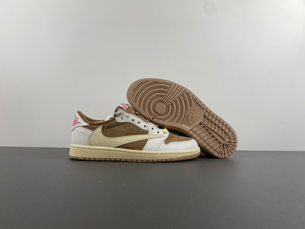 Travis Scott x Air Jordan 1 Low OG DM7866-106