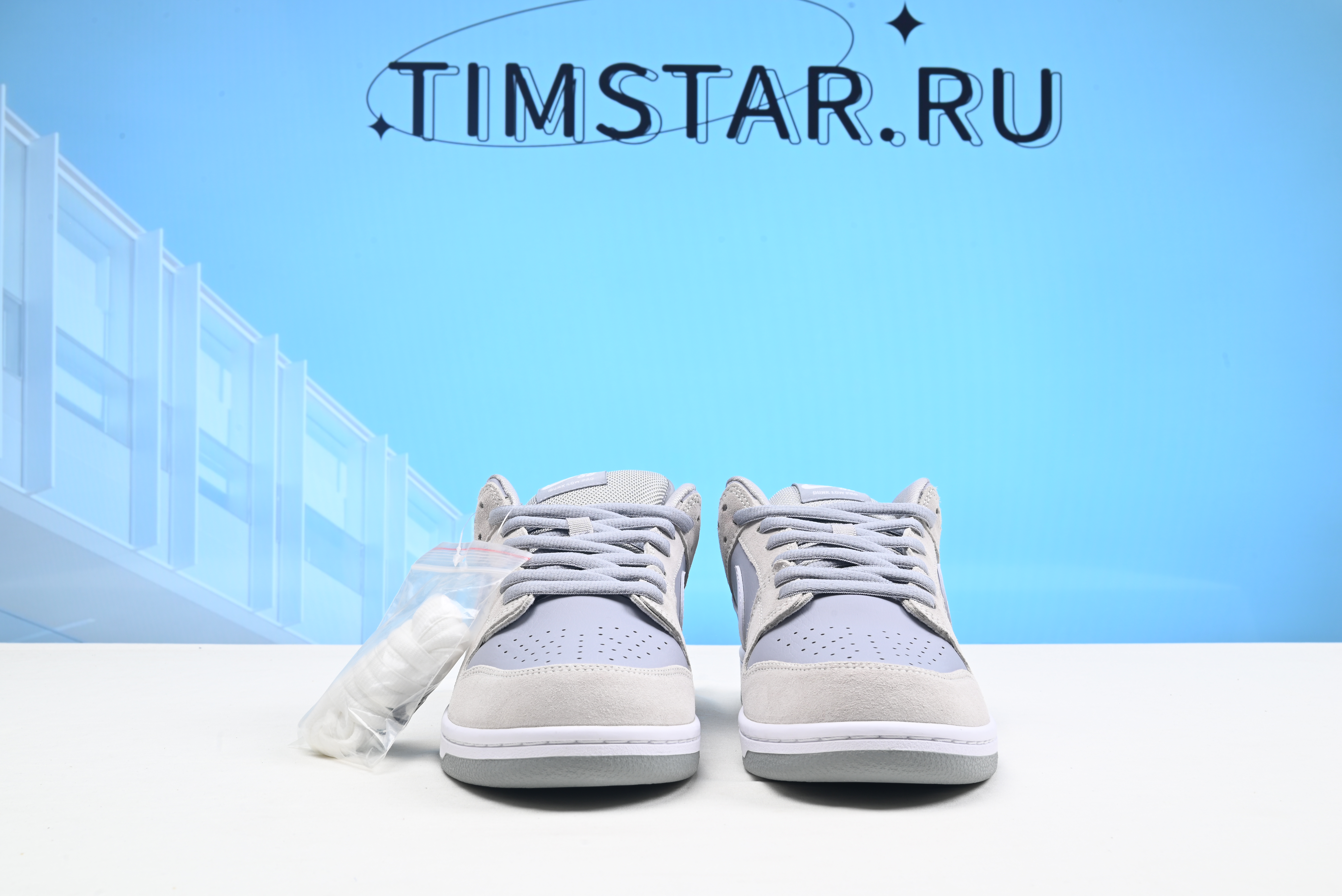 Nike SB Dunk Low Summit White Wolf Grey AR0778-110