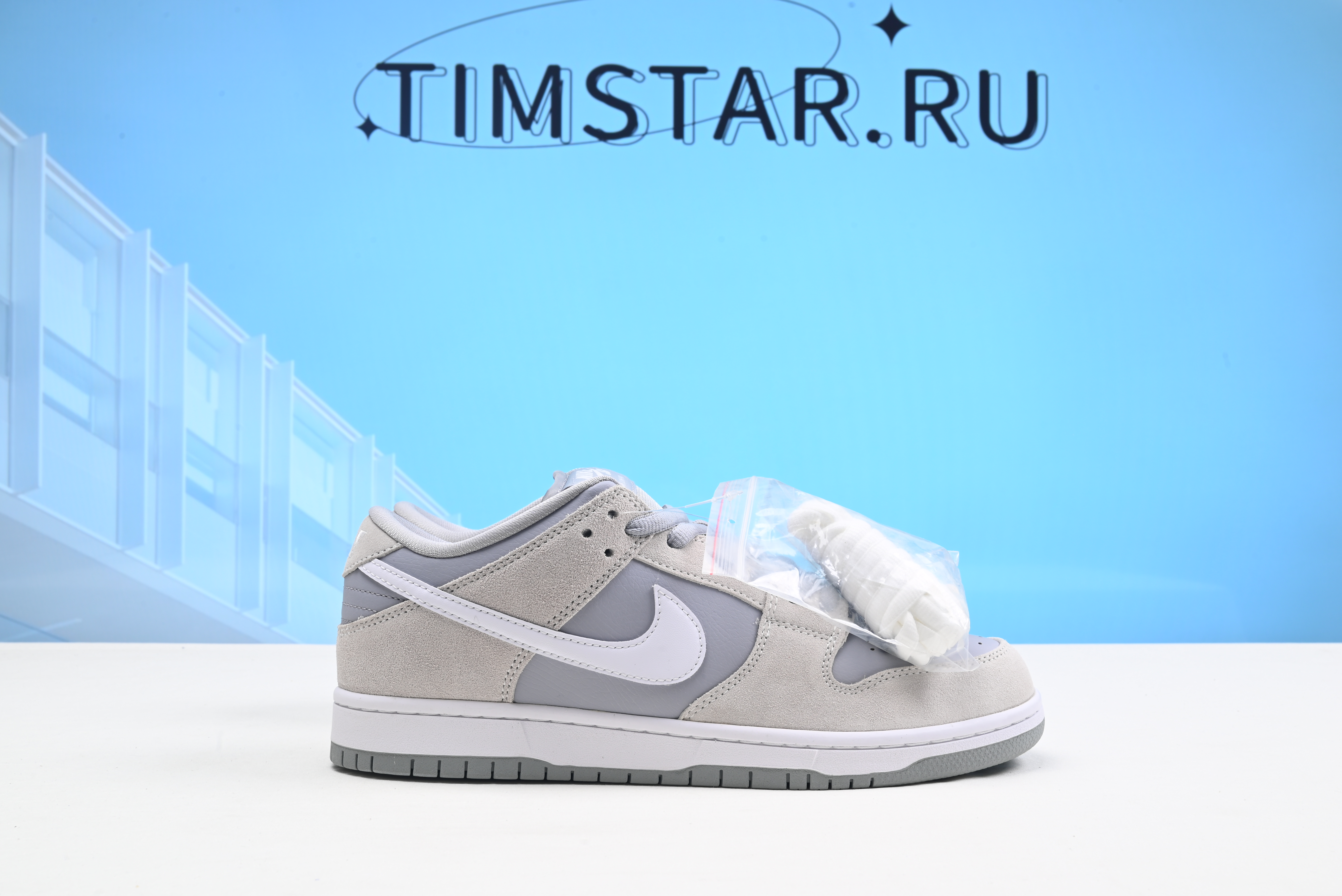 Nike SB Dunk Low Summit White Wolf Grey AR0778-110
