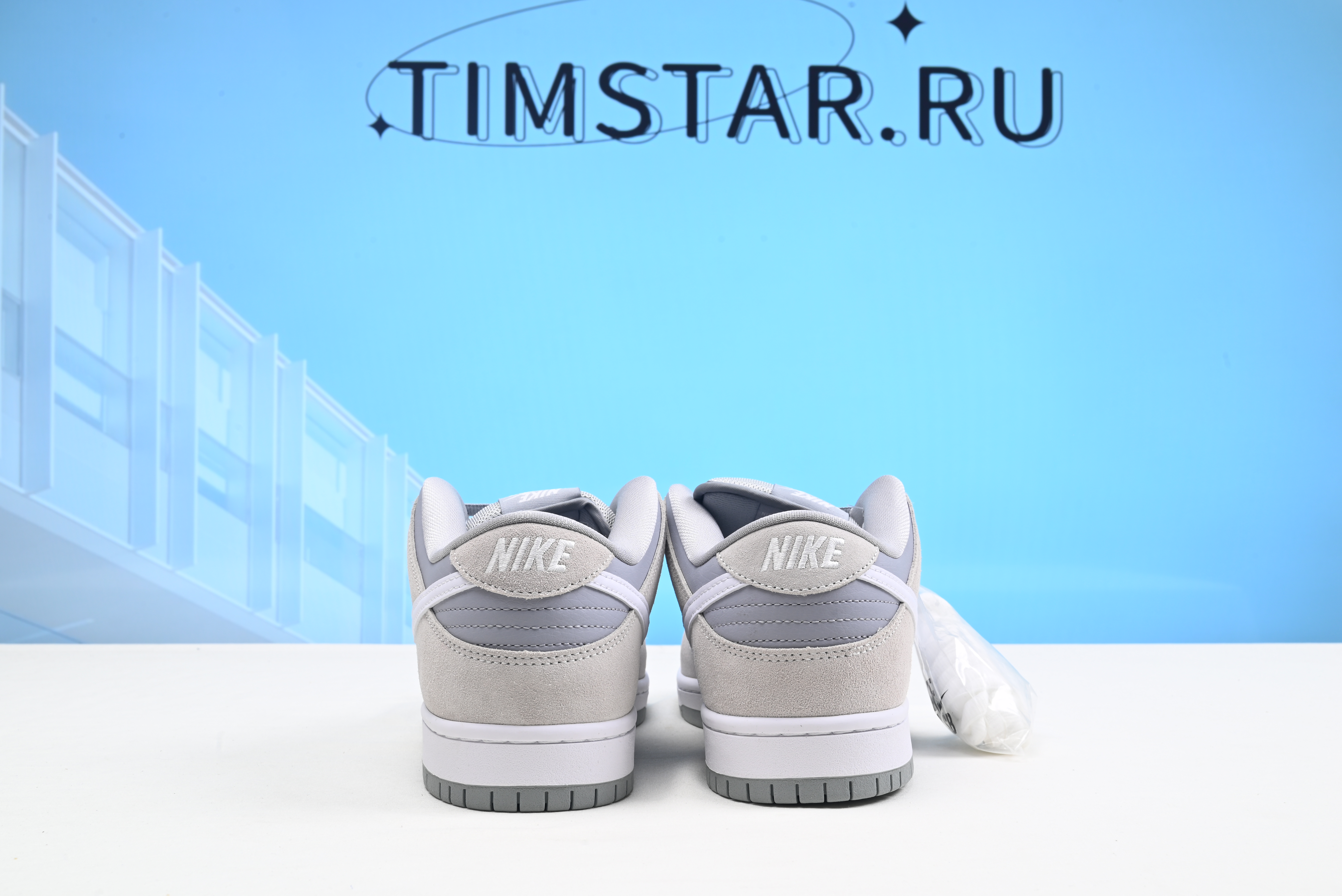 Nike SB Dunk Low Summit White Wolf Grey AR0778-110