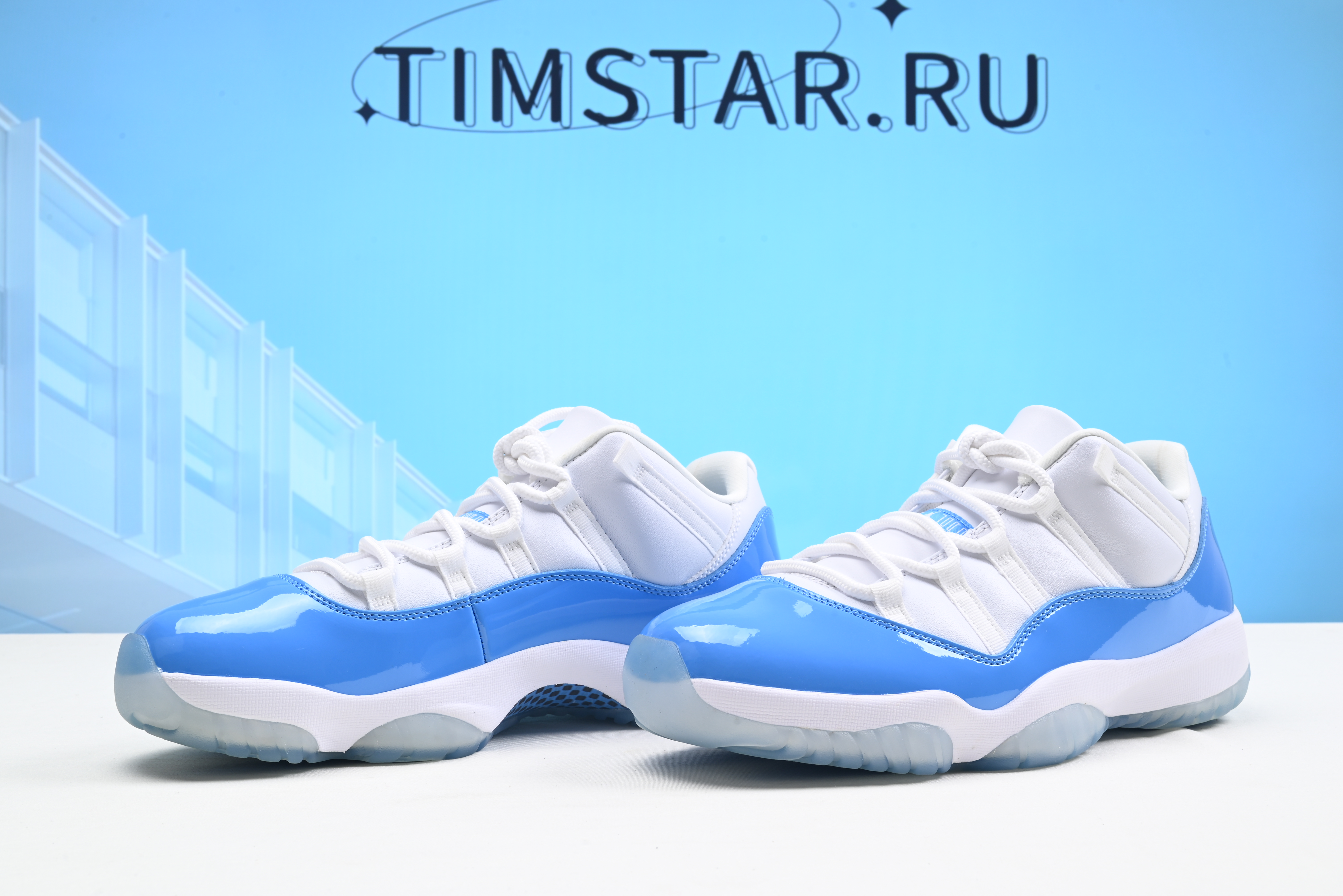 Jordan 11 Retro Low University Blue 528895-106