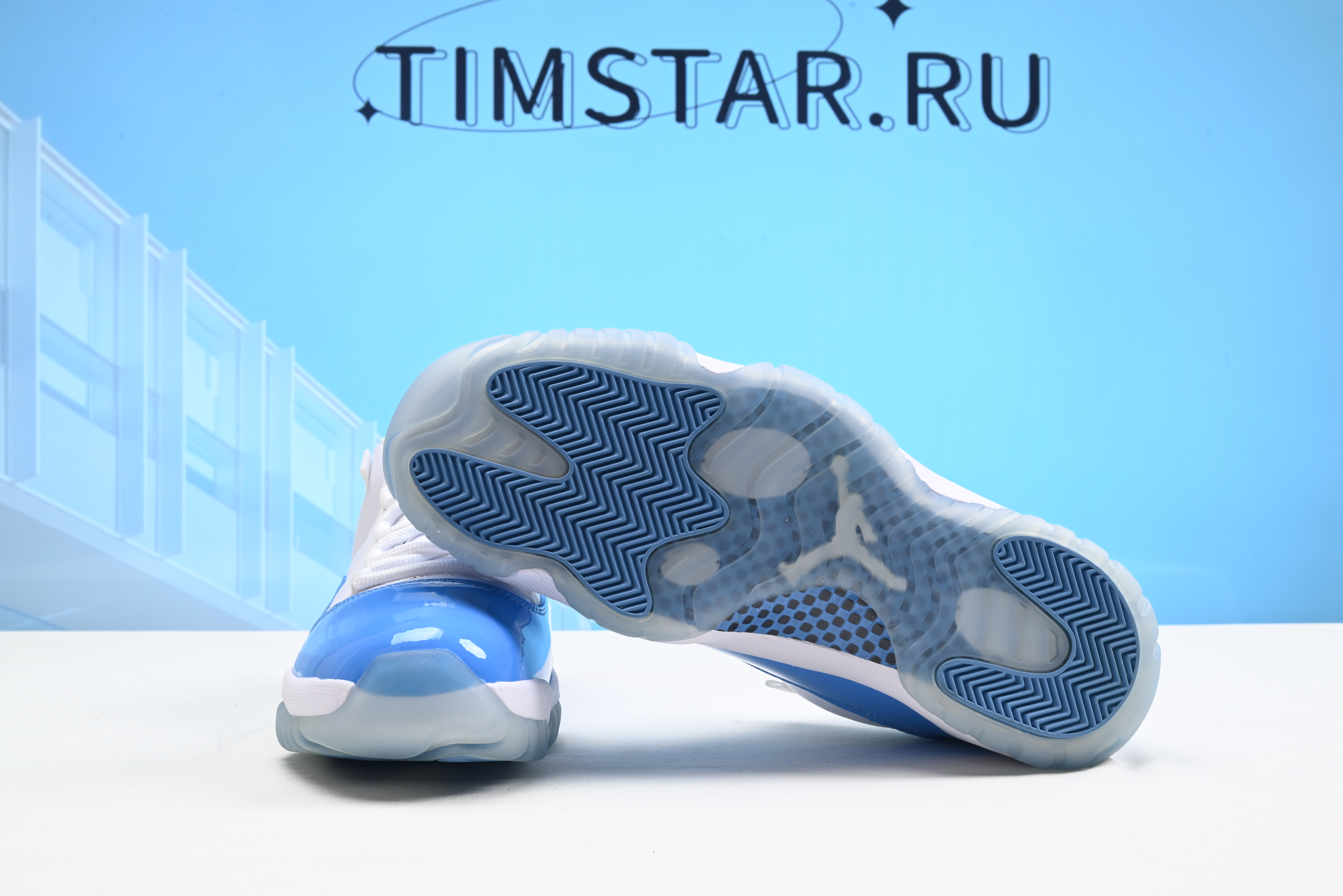 Jordan 11 Retro Low University Blue   528895-106