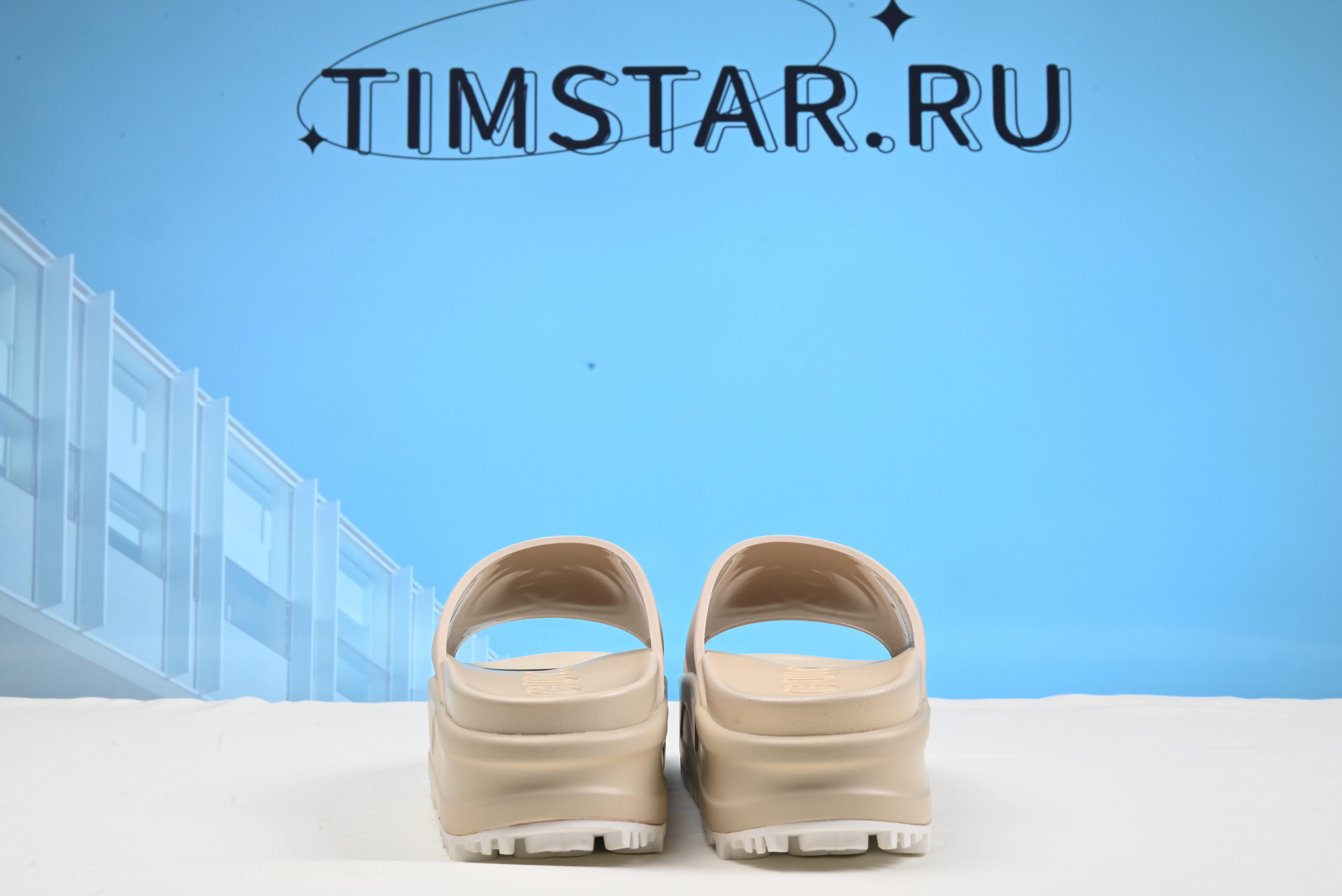 Guccii1 slippers white