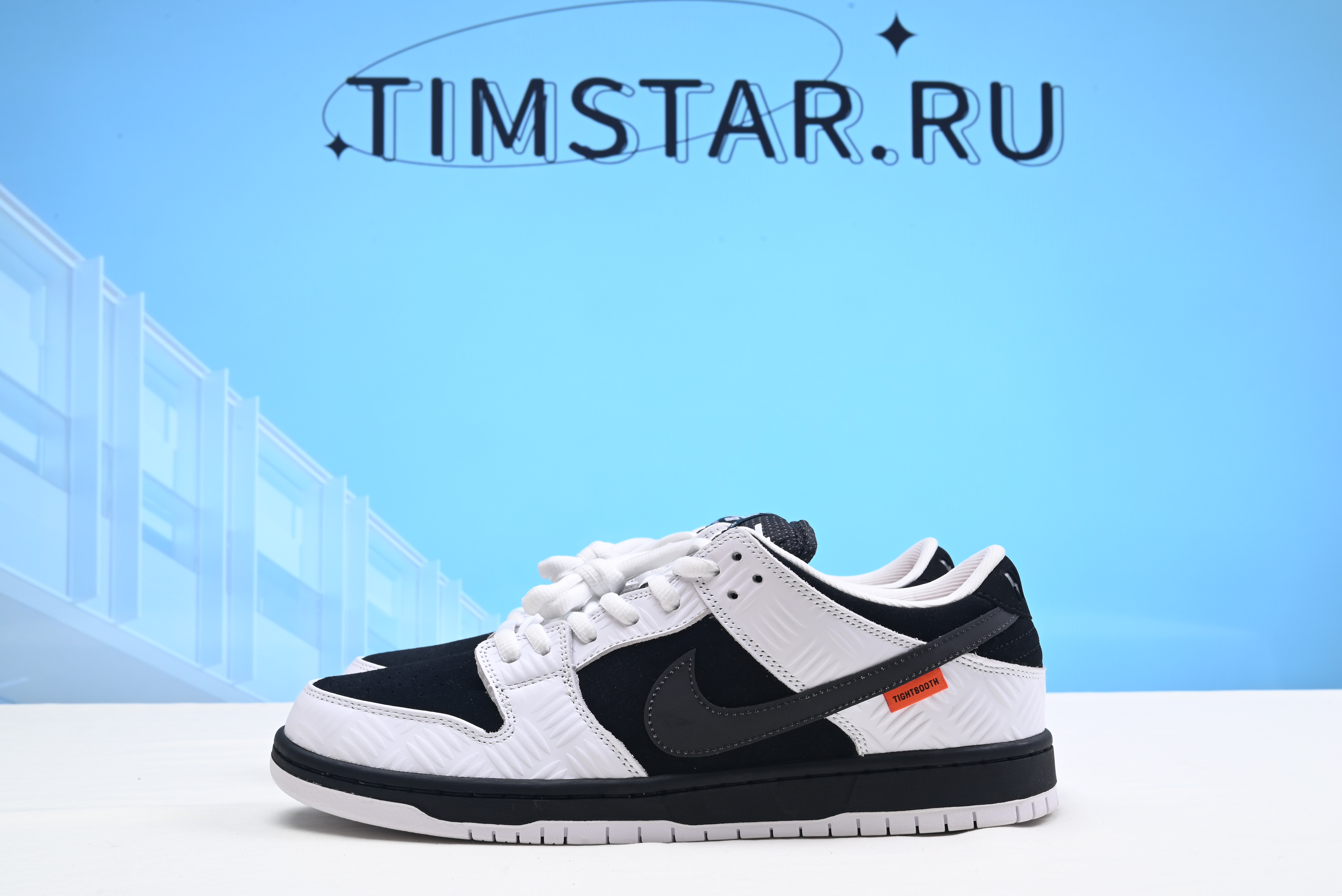 Dunk Low SB FD2629-100
