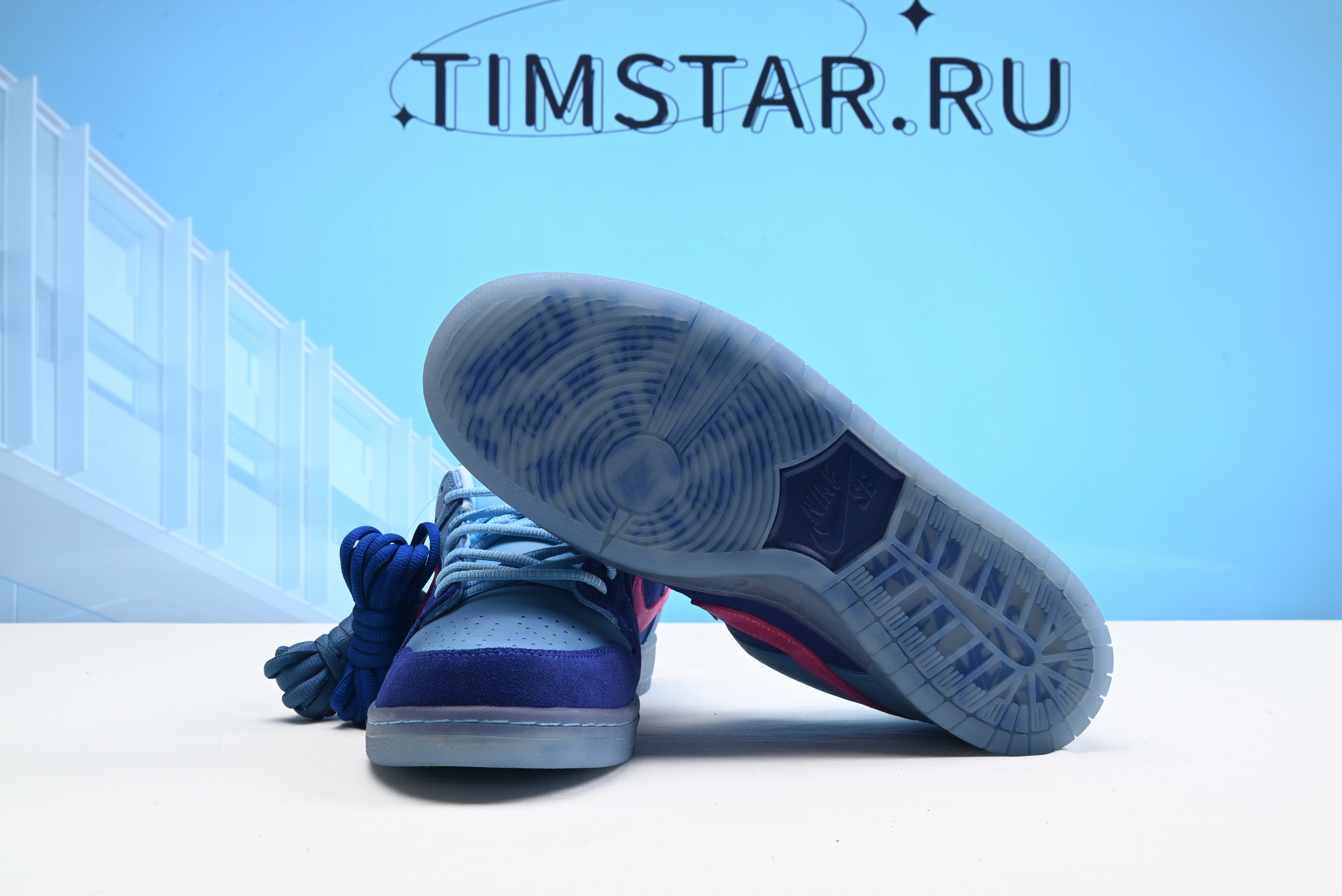 Nike SB Dunk Low Run The Jewels DO9404-400