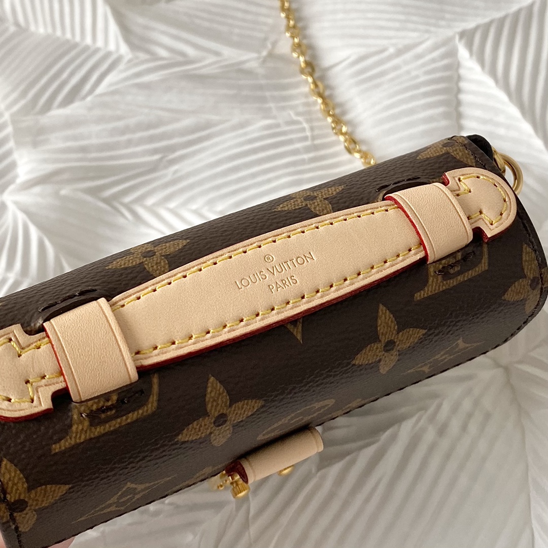 LsVttn Crossbody bag 14cm