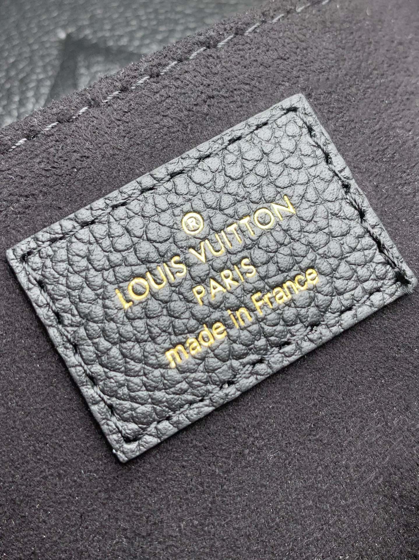 LsVttn ONTHEGO BB Crossbody bag 18cm