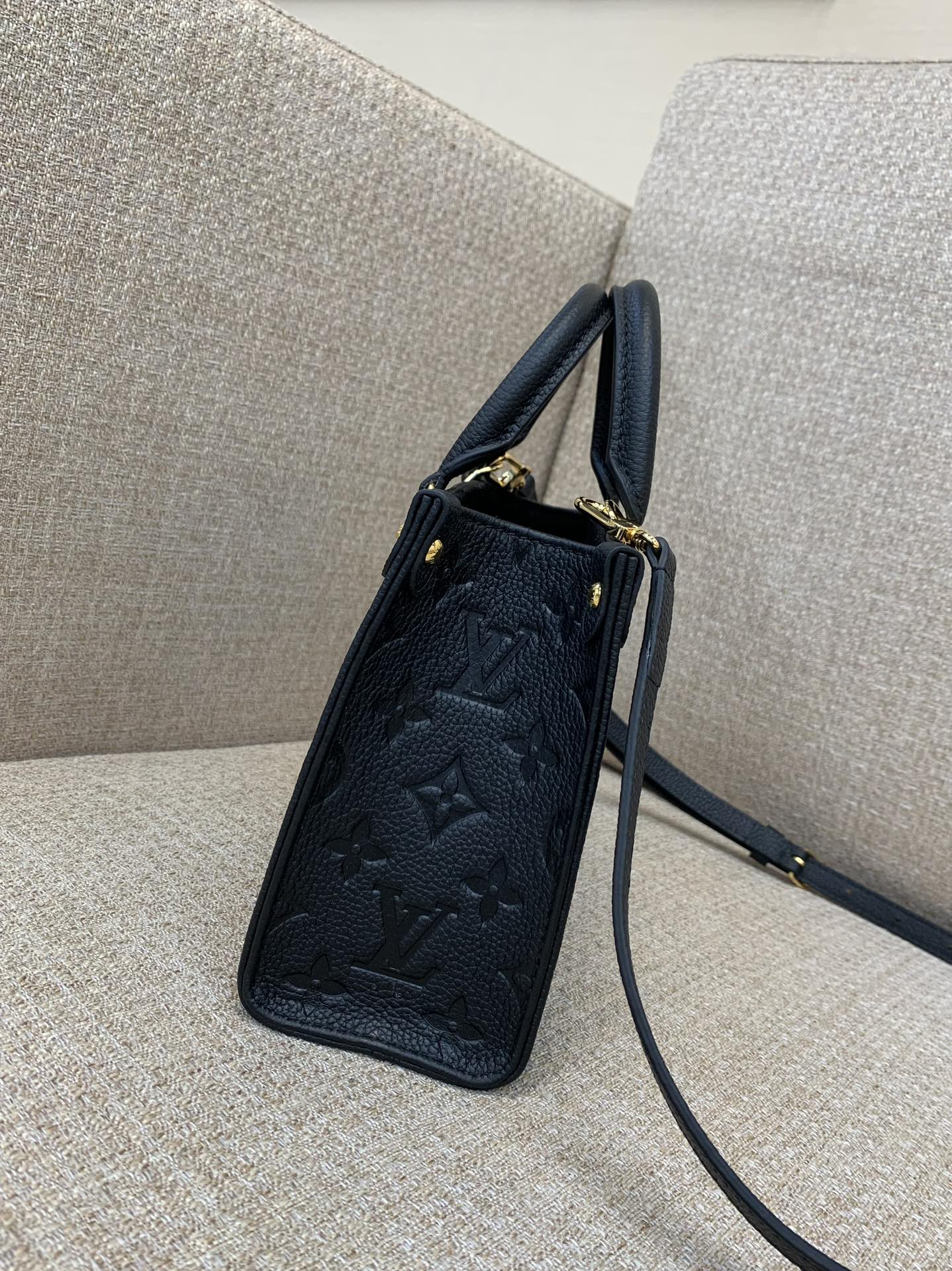 LsVttn ONTHEGO BB Crossbody bag 18cm