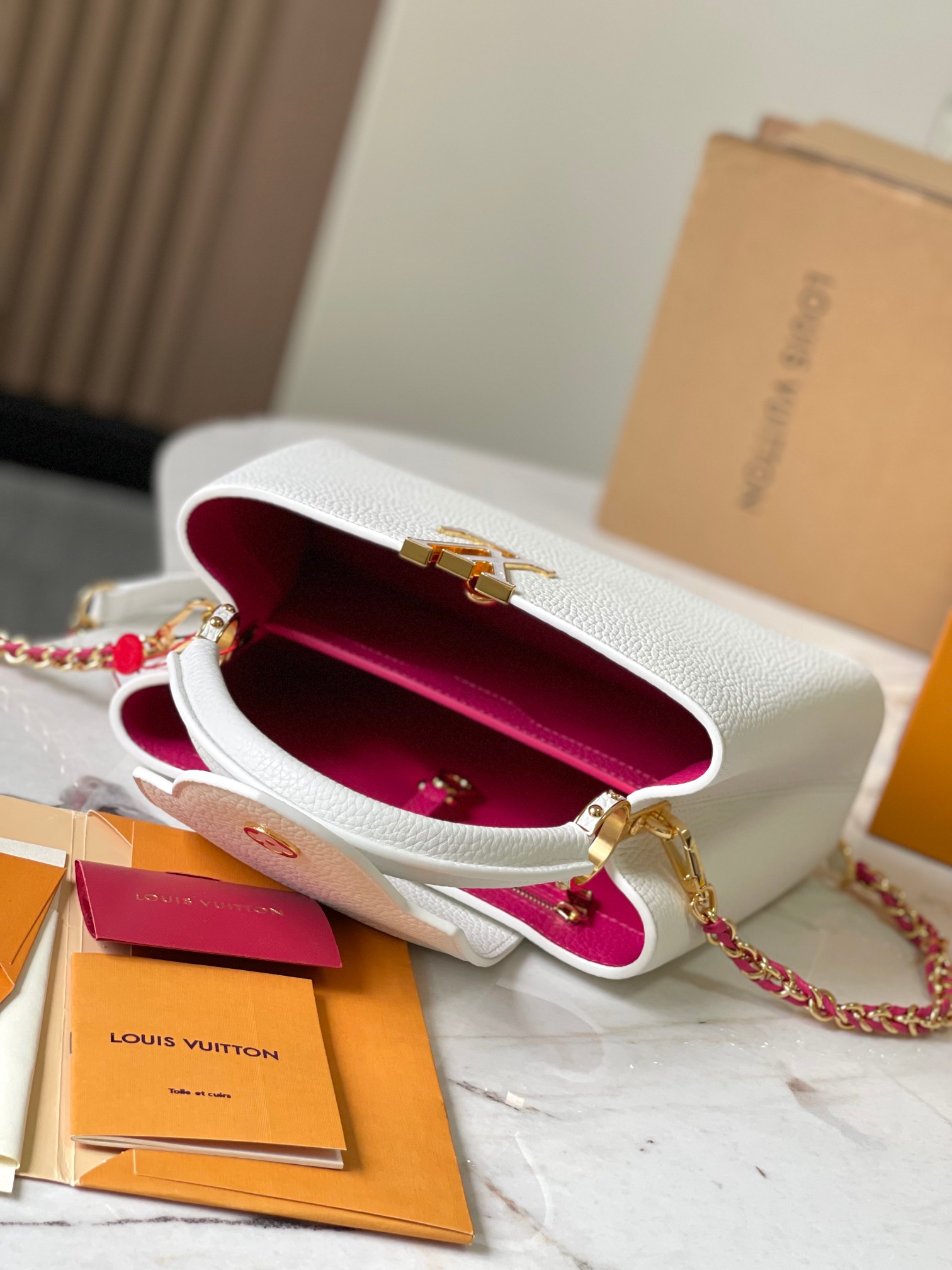 LsVttn Capucines Capushell 27cm