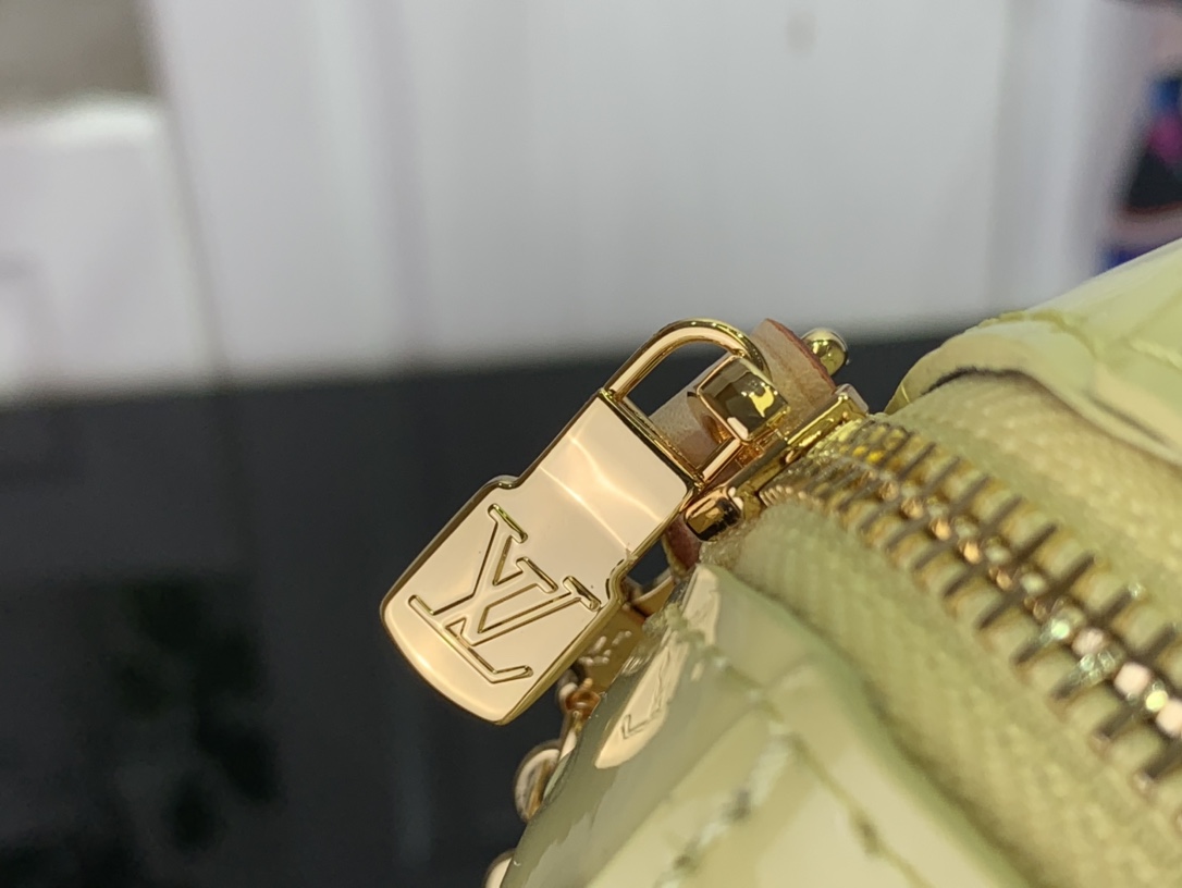 LsVttn Bag 63123202yellow 16cm